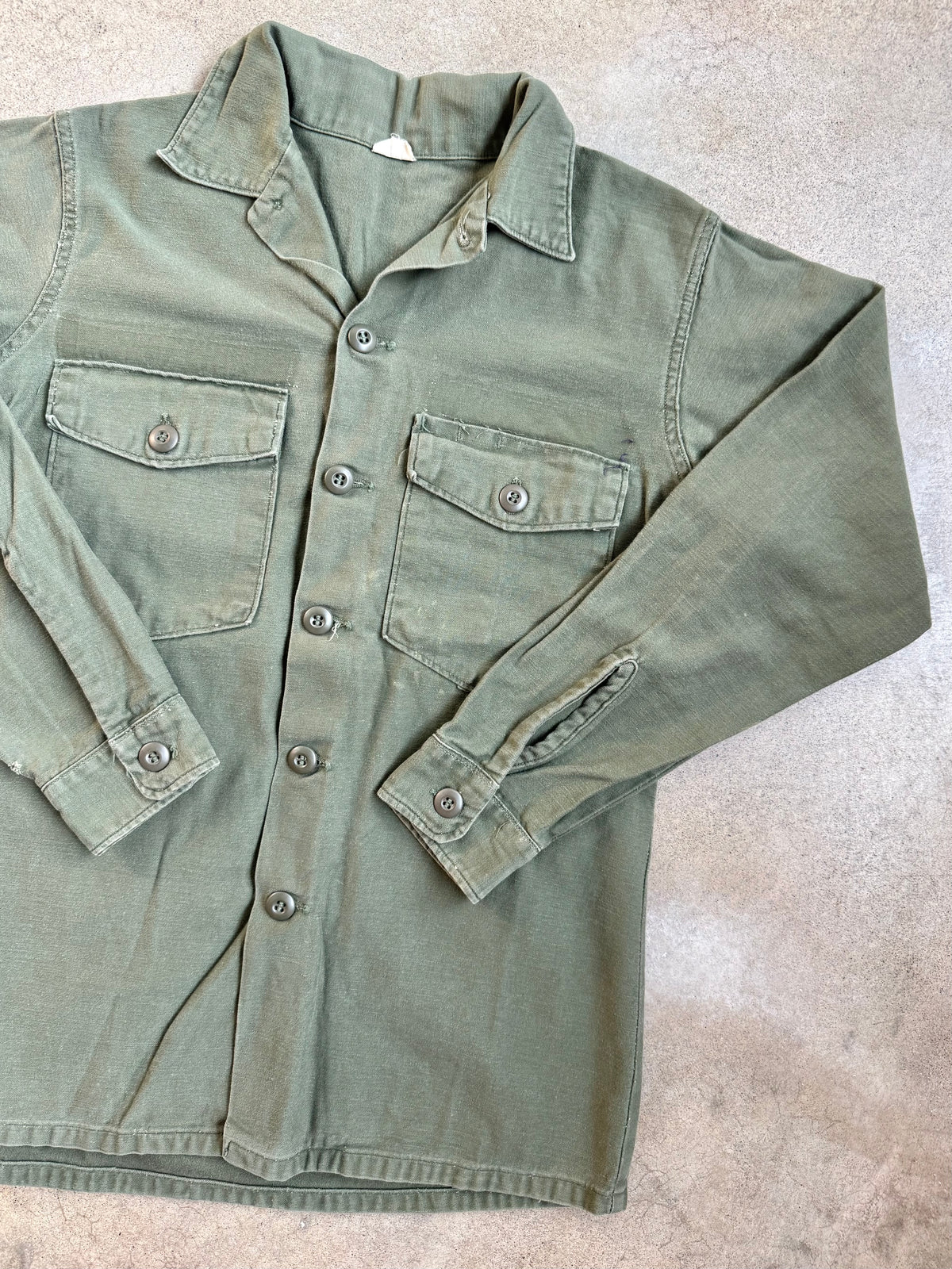 Vintage Vietnam Era Military OG-107 Cotton Sateen Fatigue Shirt | Small