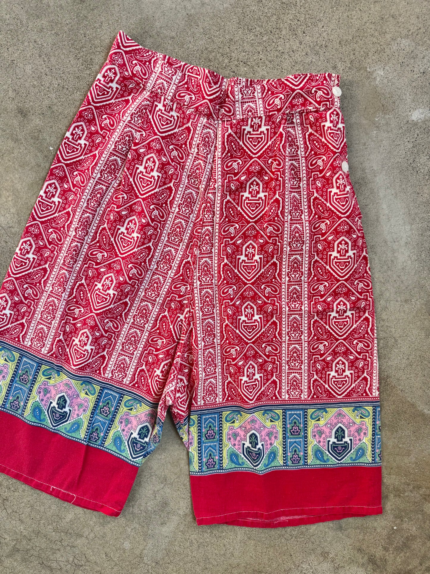 Vintage 1960s Paisley Print High-Waisted Bermuda Shorts | Waist 25”
