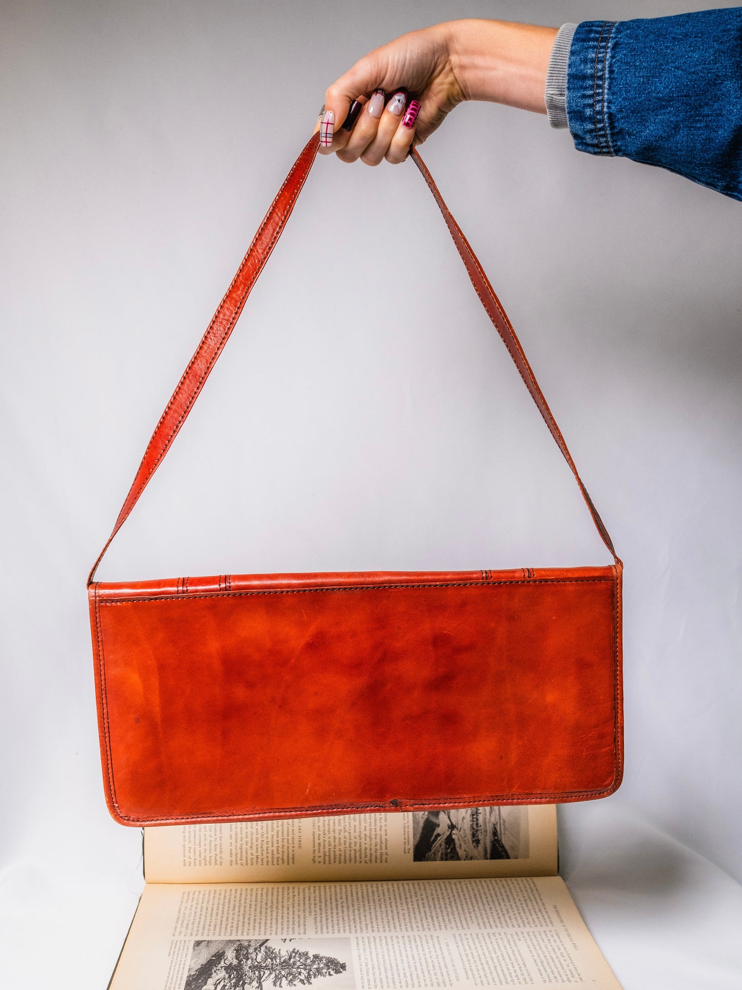 Vintage 1960s Brown Leather Messenger Shoulder Bag