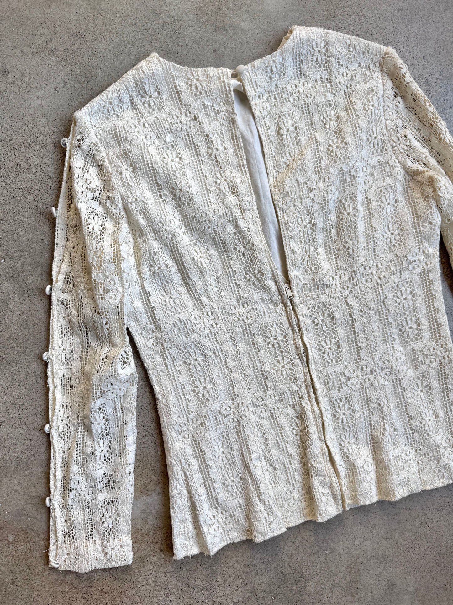 Vintage 1960s Chessa Davis Cream Floral Crochet Lace Blouse | Small