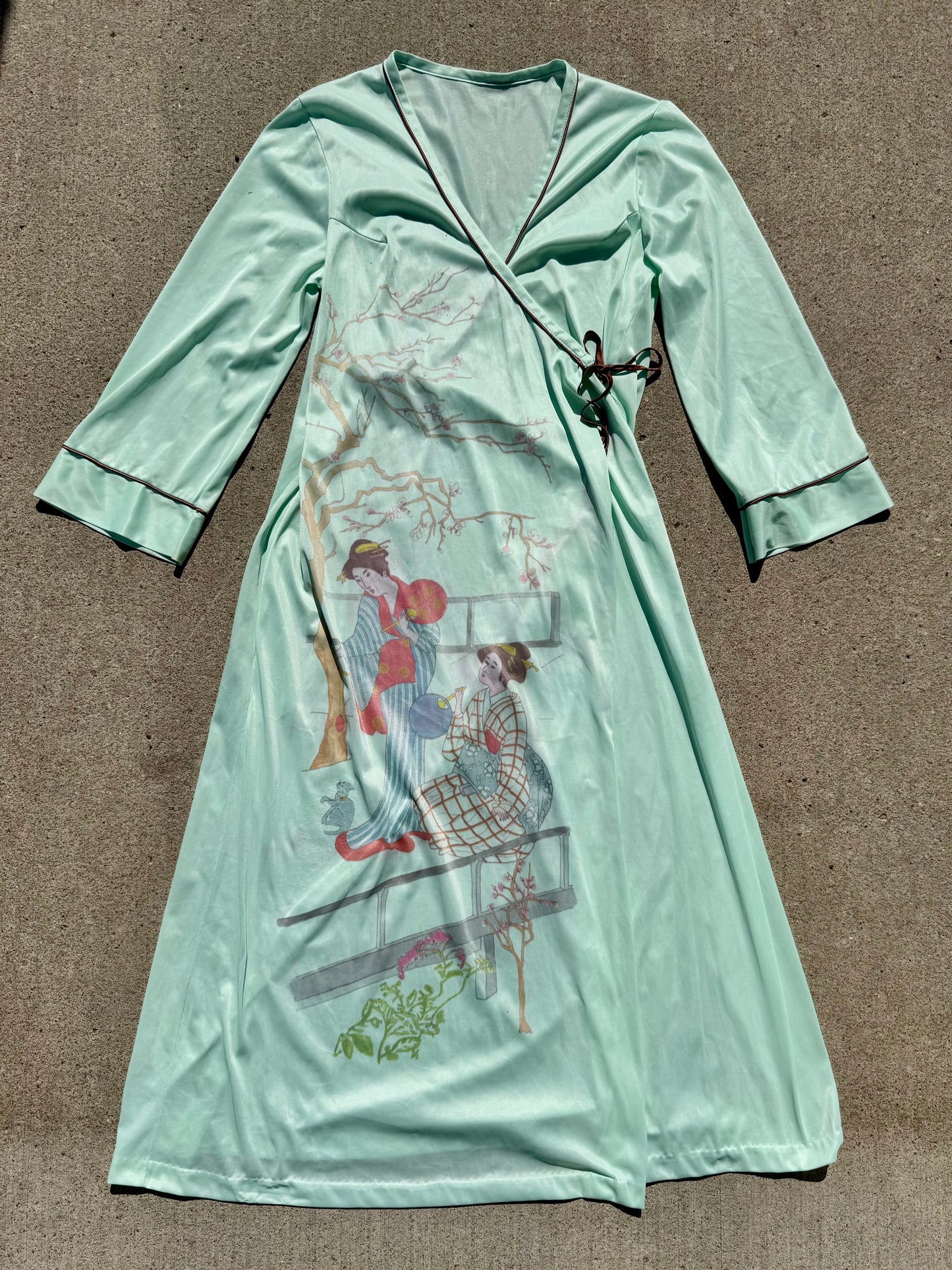 Vintage 1970s Green Japanese Geisha Scene Nylon Robe | Small