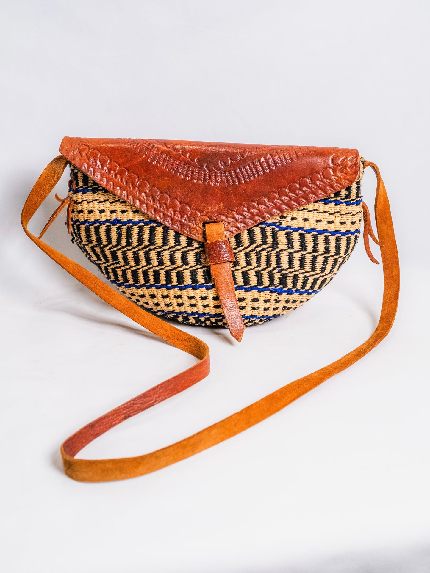 Vintage 1980s Mexican Woven Sisal & Tooled Leather Crossbody Bag
