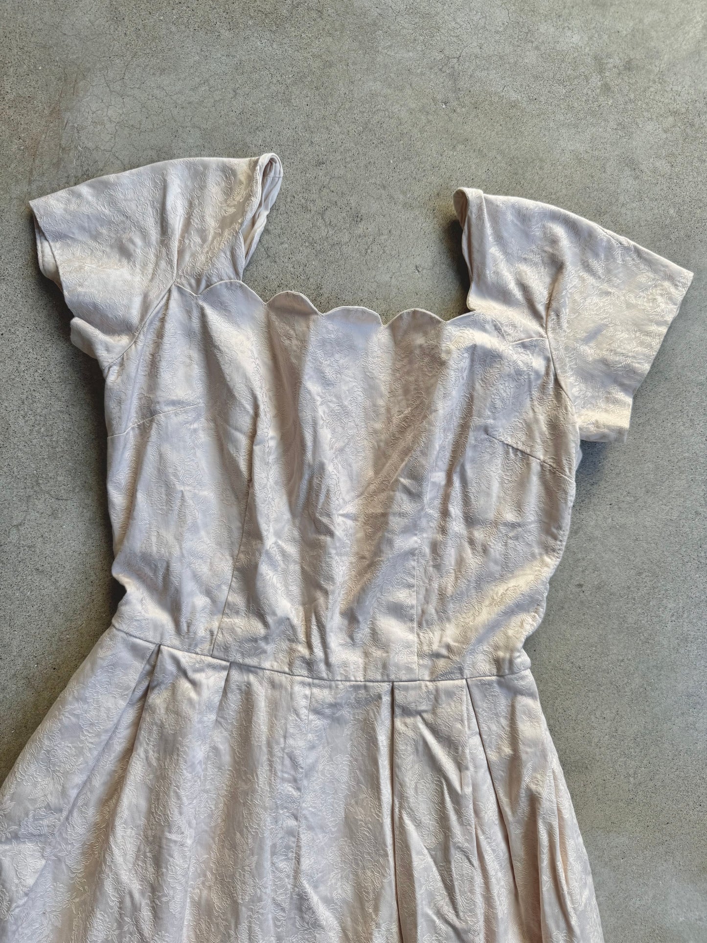 Vintage 1950s Handmade Cream Floral Jacquard Pleated Dress | Small