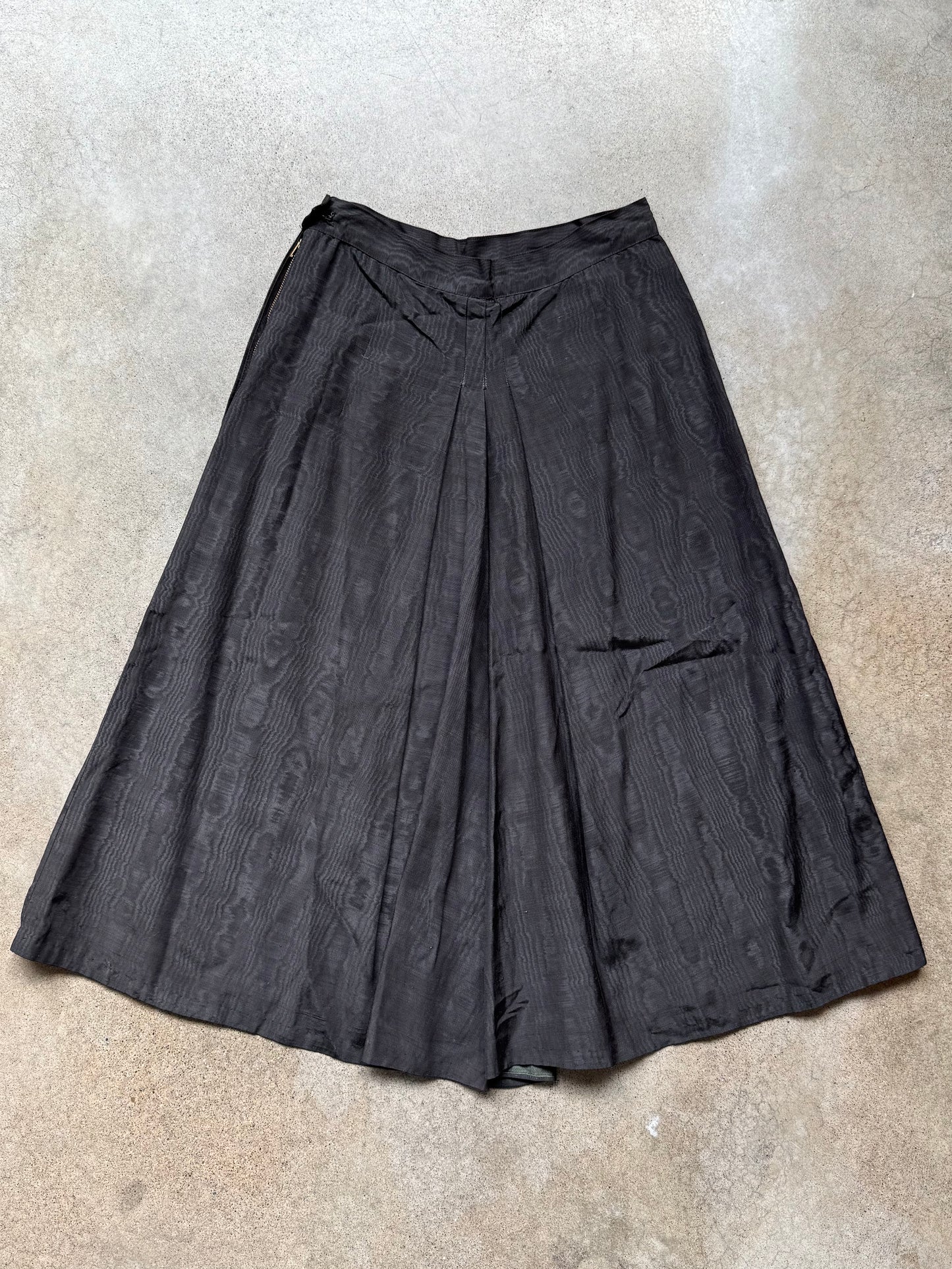 Vintage 1940s Sis Junior Black Moiré Taffeta Scalloped Two-Piece Skirt Set | XS
