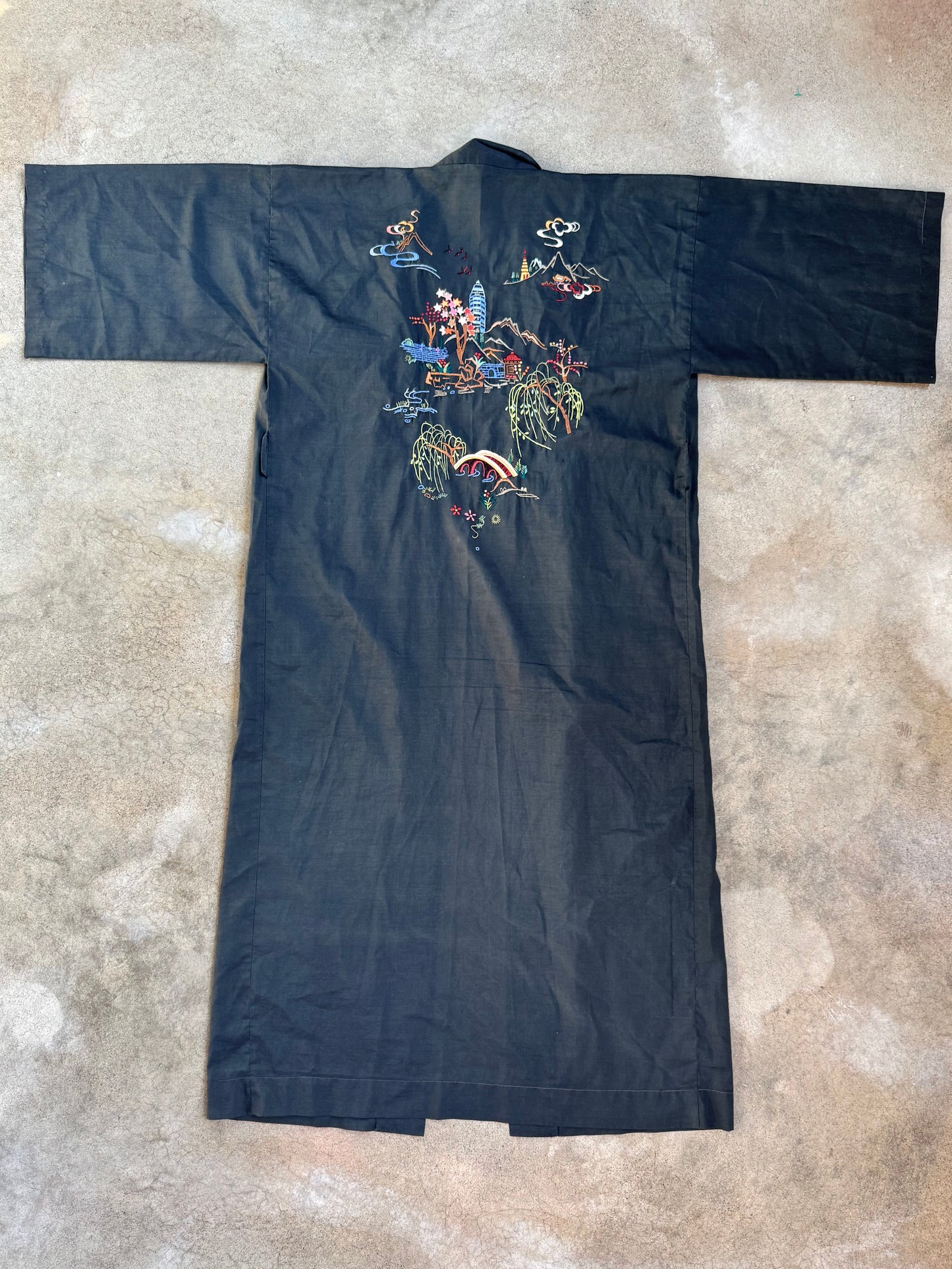 Vintage 1970s Black Hand-Embroidered Asian Landscape Kimono Robe | Medium