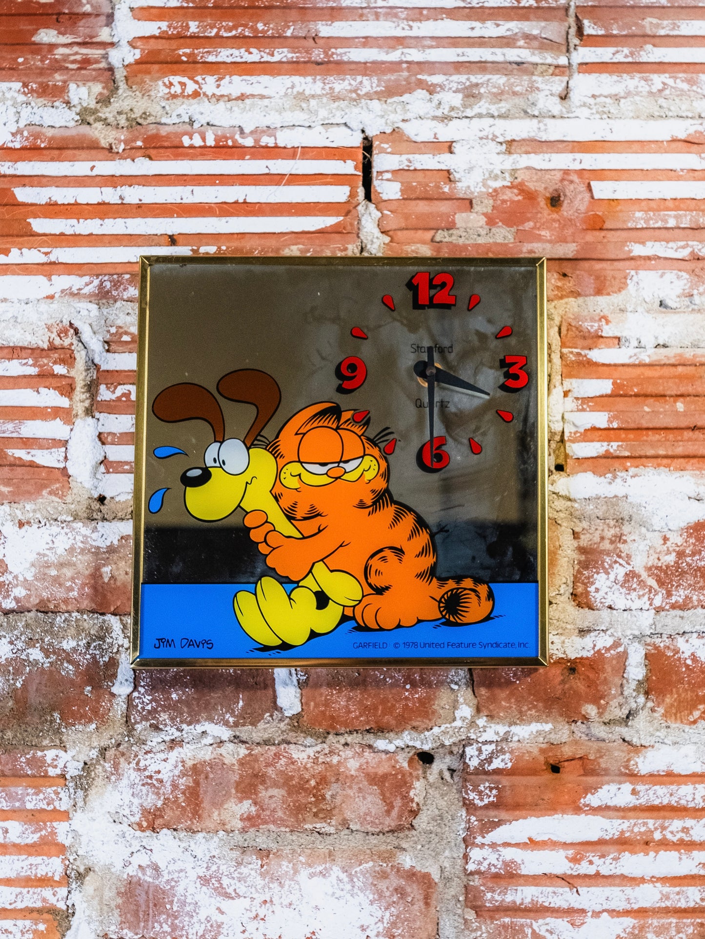 Vintage 1970s Garfield Mirror Wall Clock