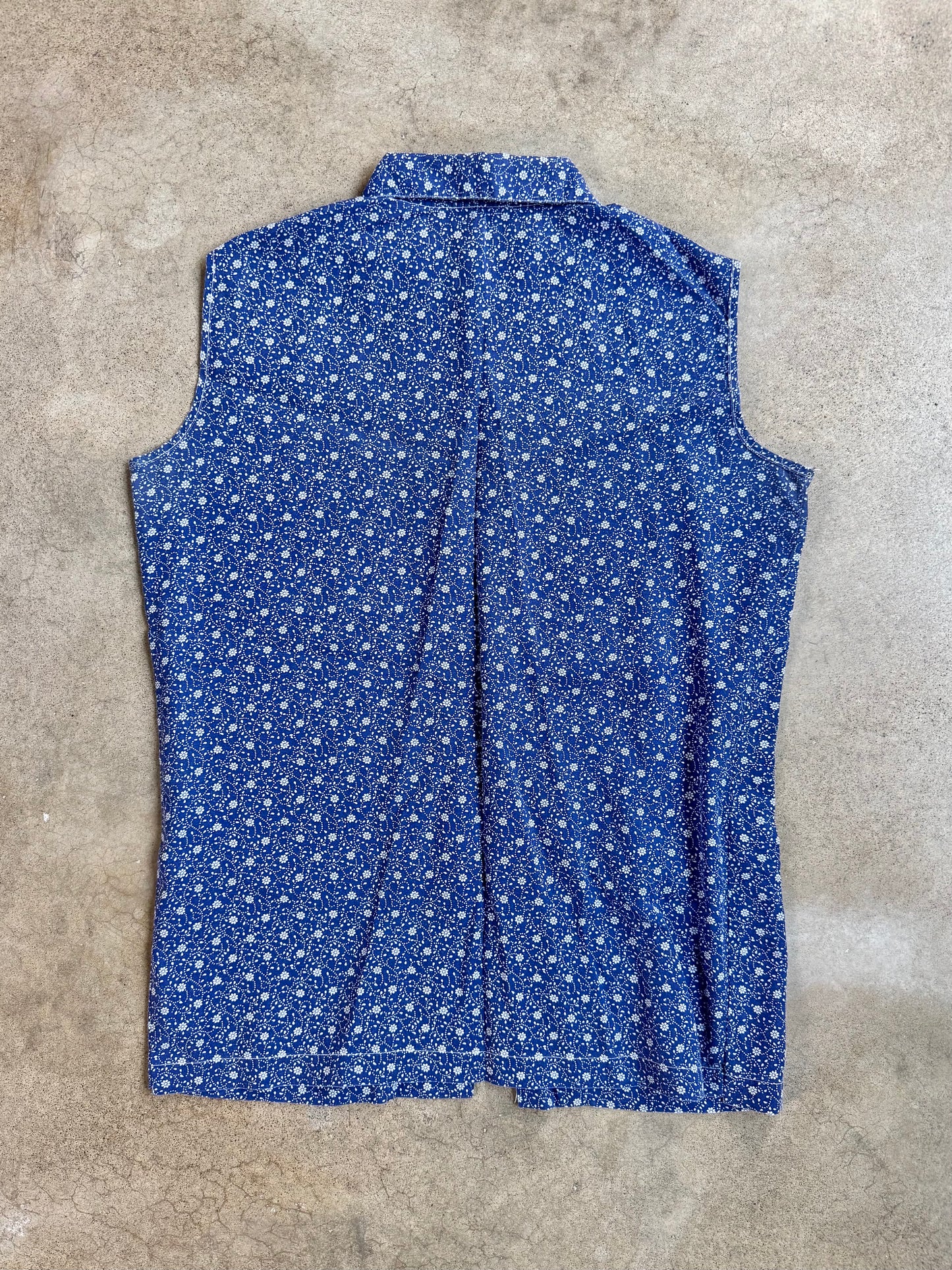 Vintage 1960s Handmade Blue & White Floral Sleeveless Blouse | Large