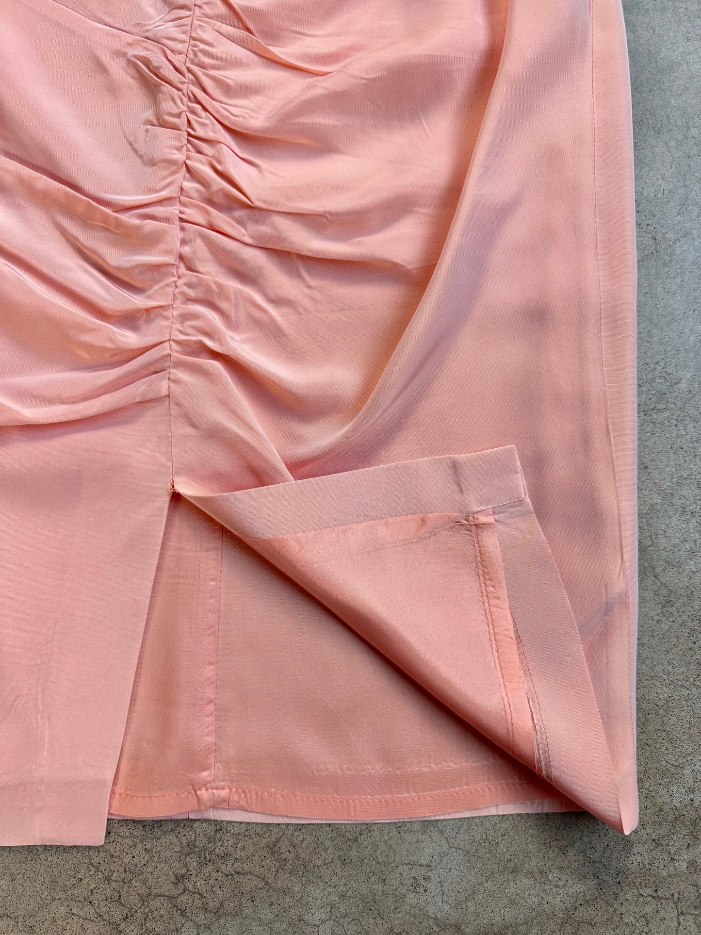 Vintage 1980s Alberto Makali Peach Ruched Pencil Skirt | Waist 28”