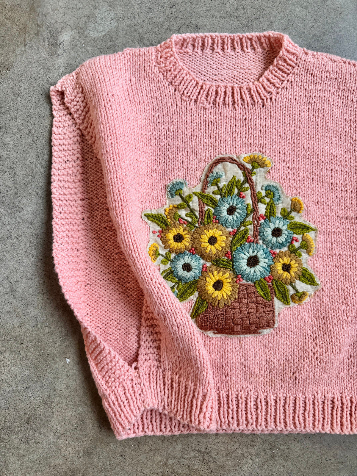 Vintage Handmade Crewel-Embroidered Flower Basket Pink Sweater Vest | S/M