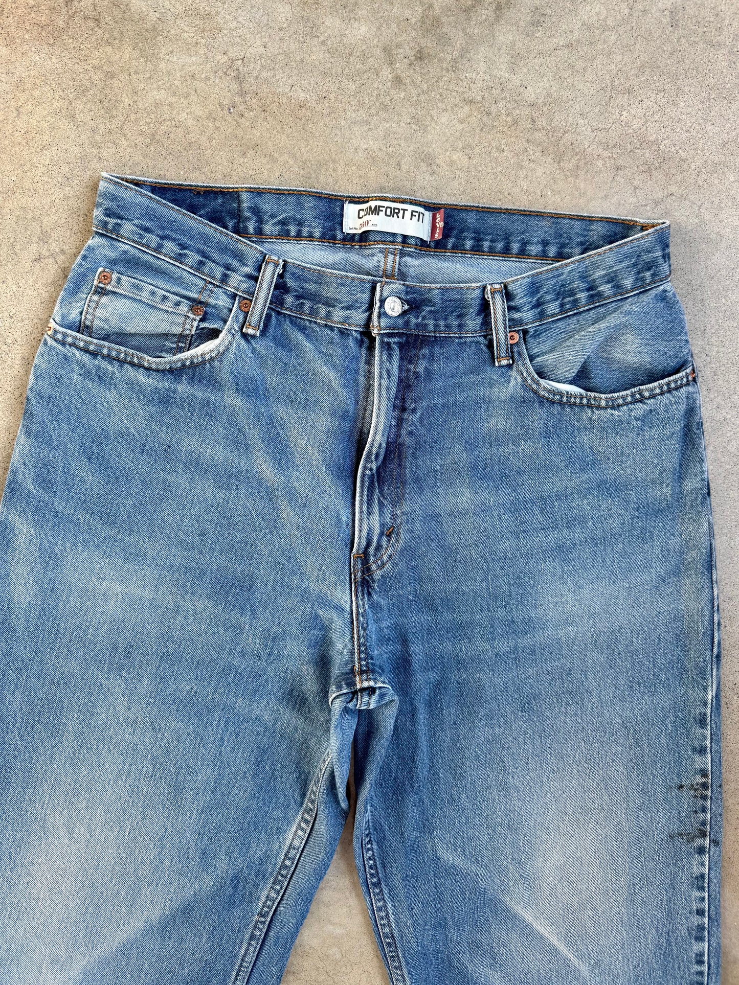Levi's 560 Comfort Fit Medium Wash Jeans | 36x34
