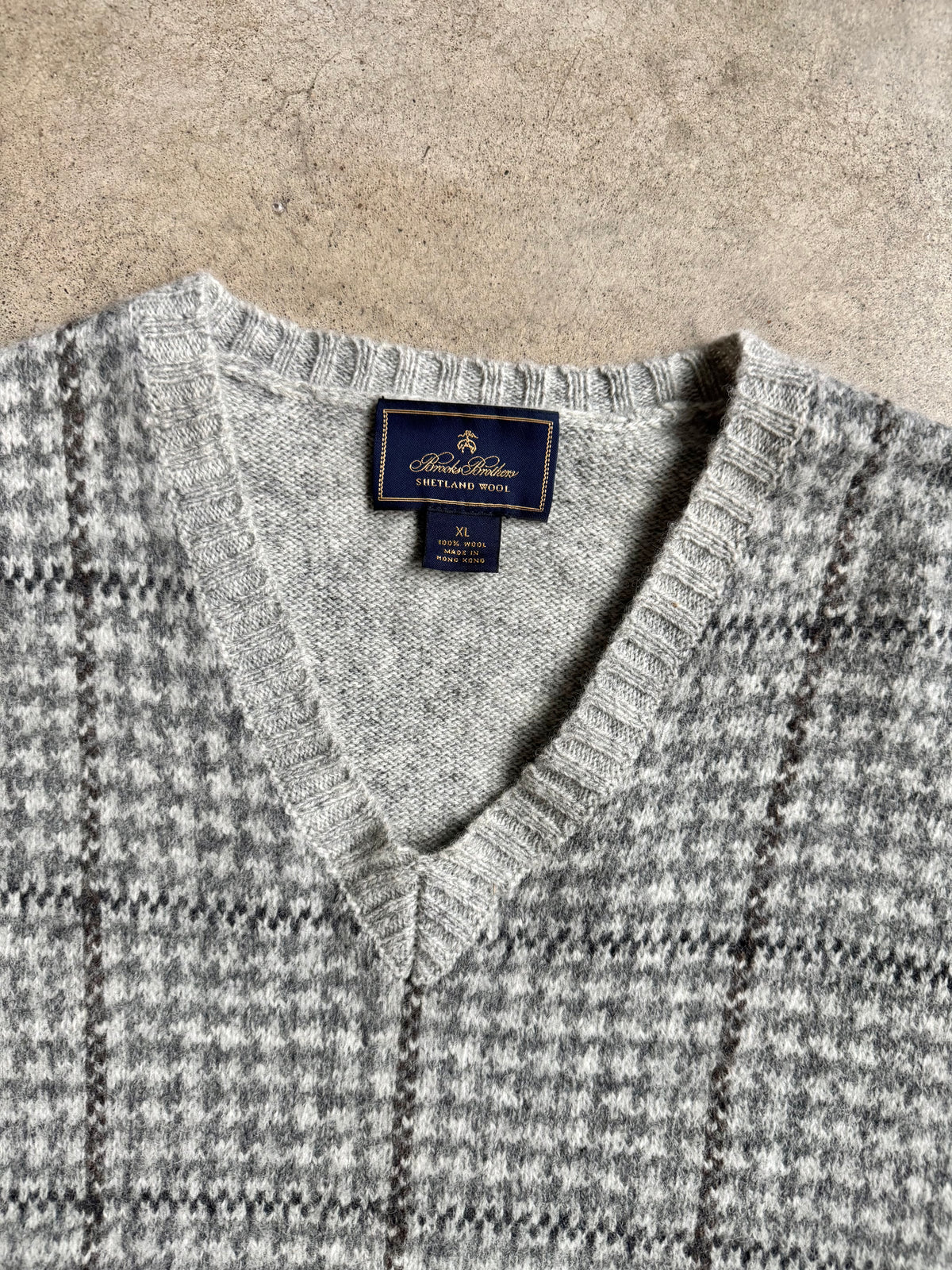 Vintage 1990s Brooks Brothers Houndstooth Plaid Shetland Wool V-Neck Sweater | XL