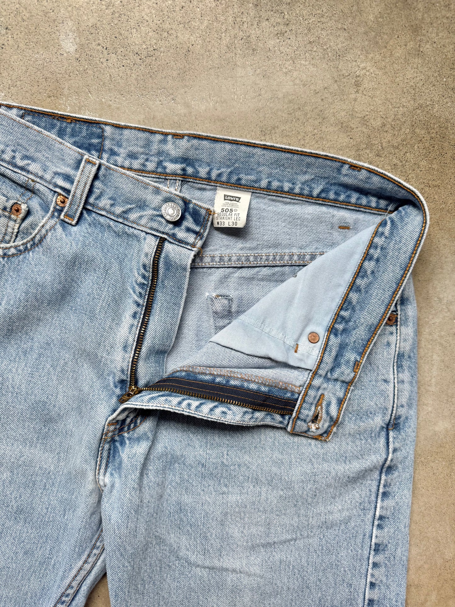 Vintage 1990s Levi’s 505 Regular Fit Light Wash Jeans | 33x30