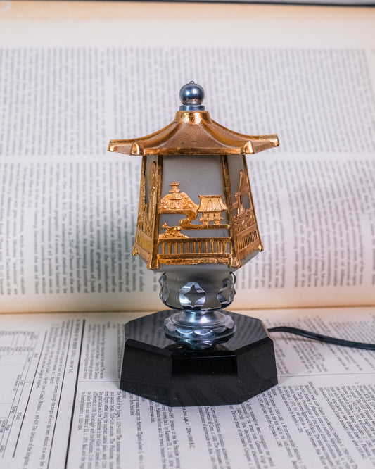 Vintage 1940s Japanese Pagoda Mini Table Lamp