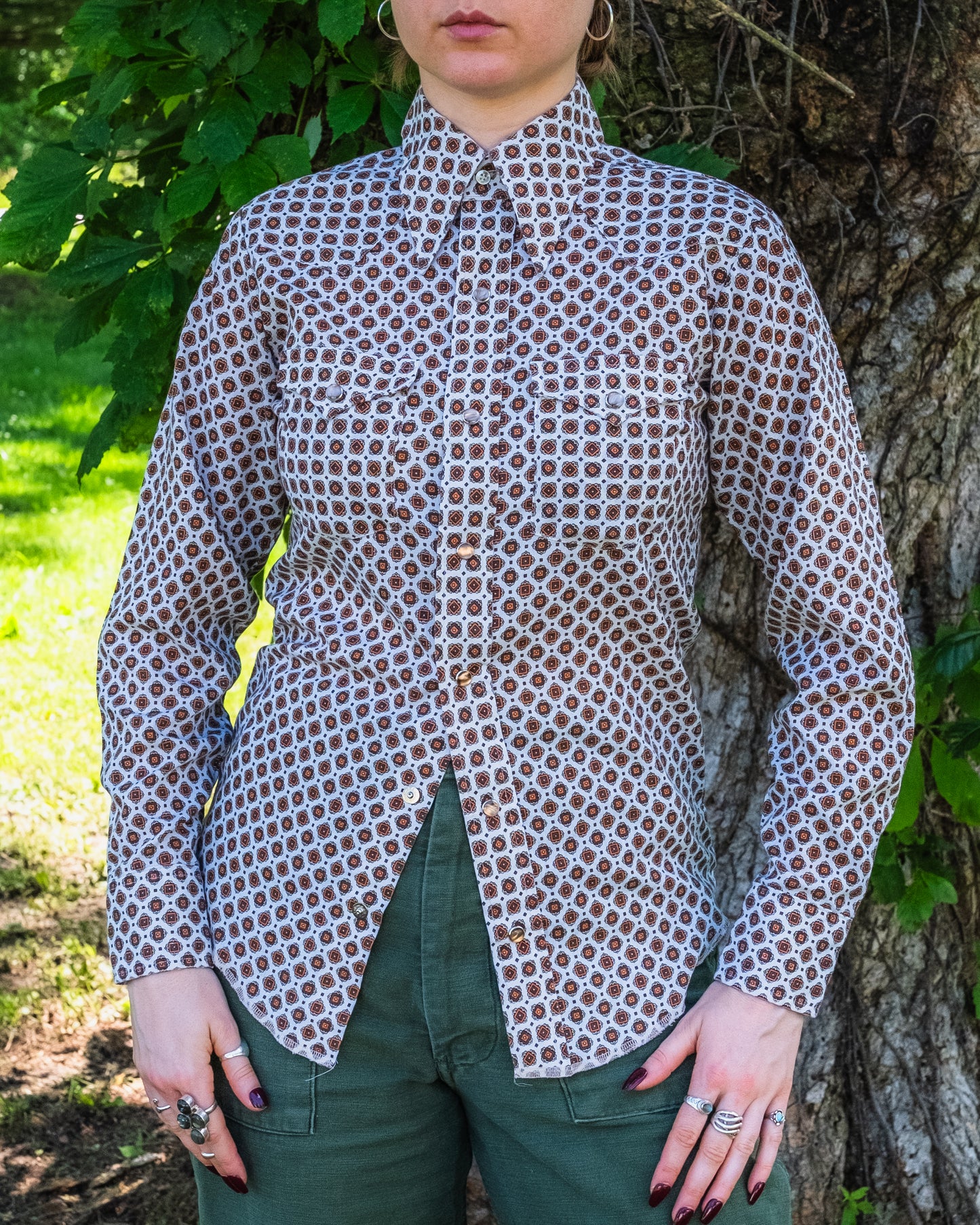 Vintage 1970s Wrangler White & Brown Medallion Print Pearl Snap Shirt | Youth 16