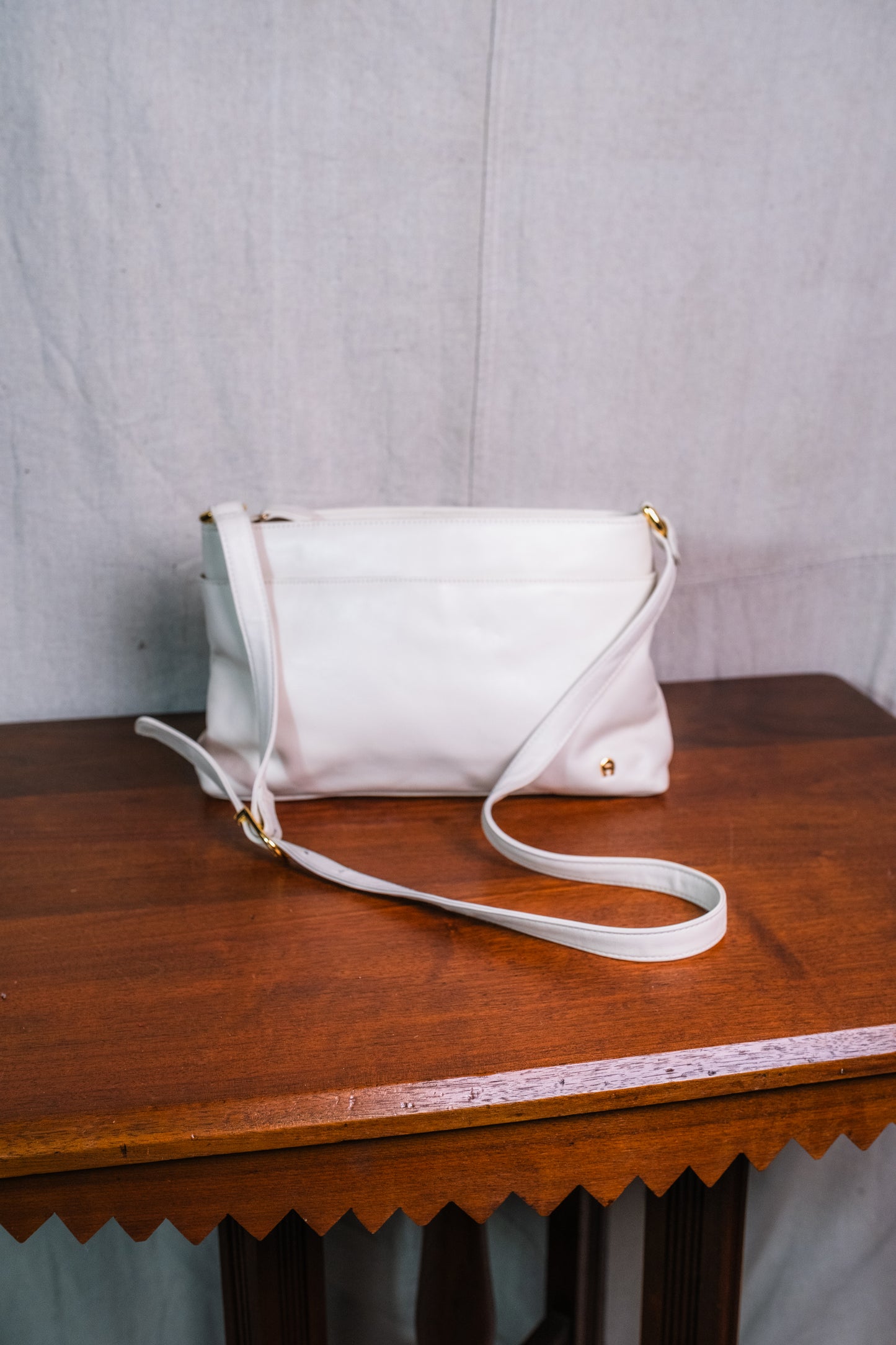 Vintage 1990s Etienne Aigner White Leather Crossbody Bag