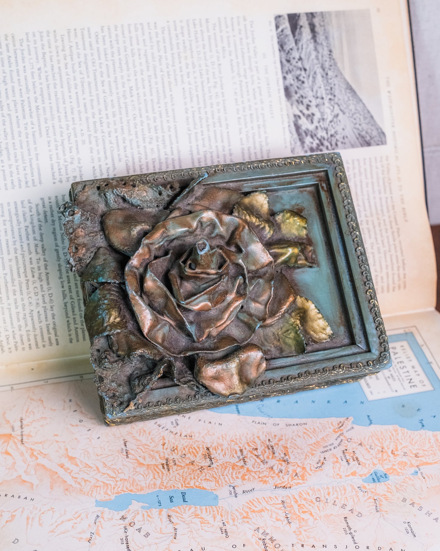 Vintage 1950s Green Cloth Paper Maché 3D Flower Trinket Box