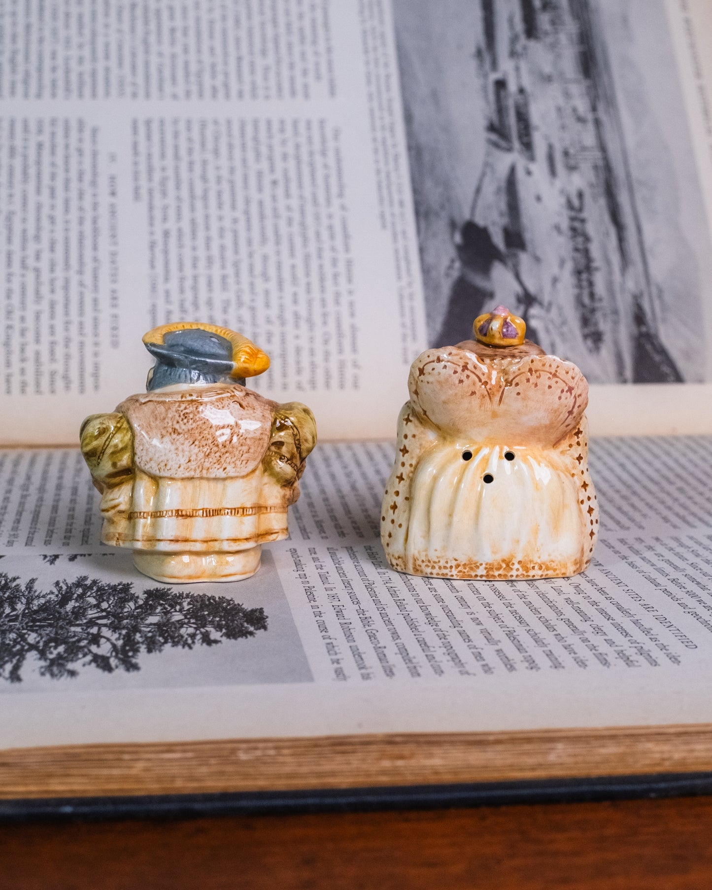 Vintage 1990s Henry VIII & Queen Elizabeth Salt & Pepper Shaker Set
