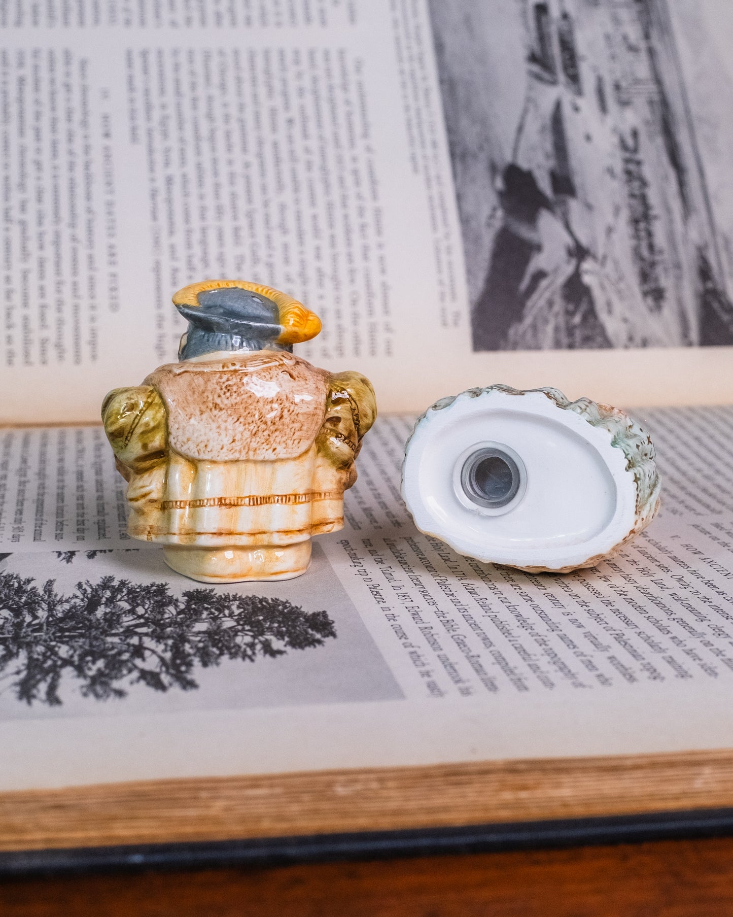 Vintage 1990s Henry VIII & Queen Elizabeth Salt & Pepper Shaker Set