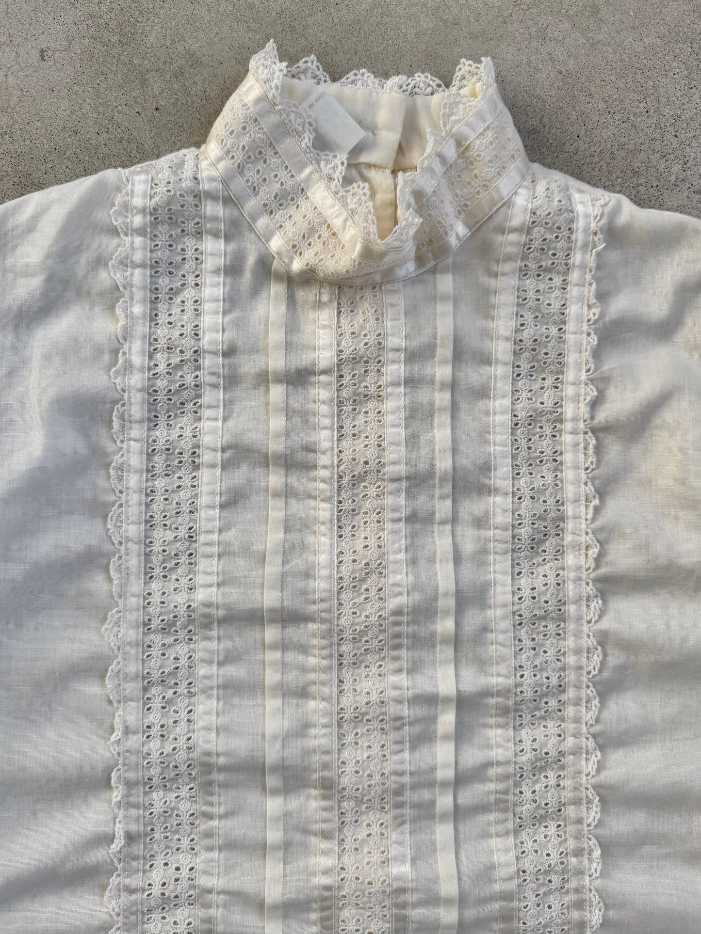 Vintage 1980s Jessica McClintock Gunne Sax Eyelet Lace High Neck Blouse | Medium