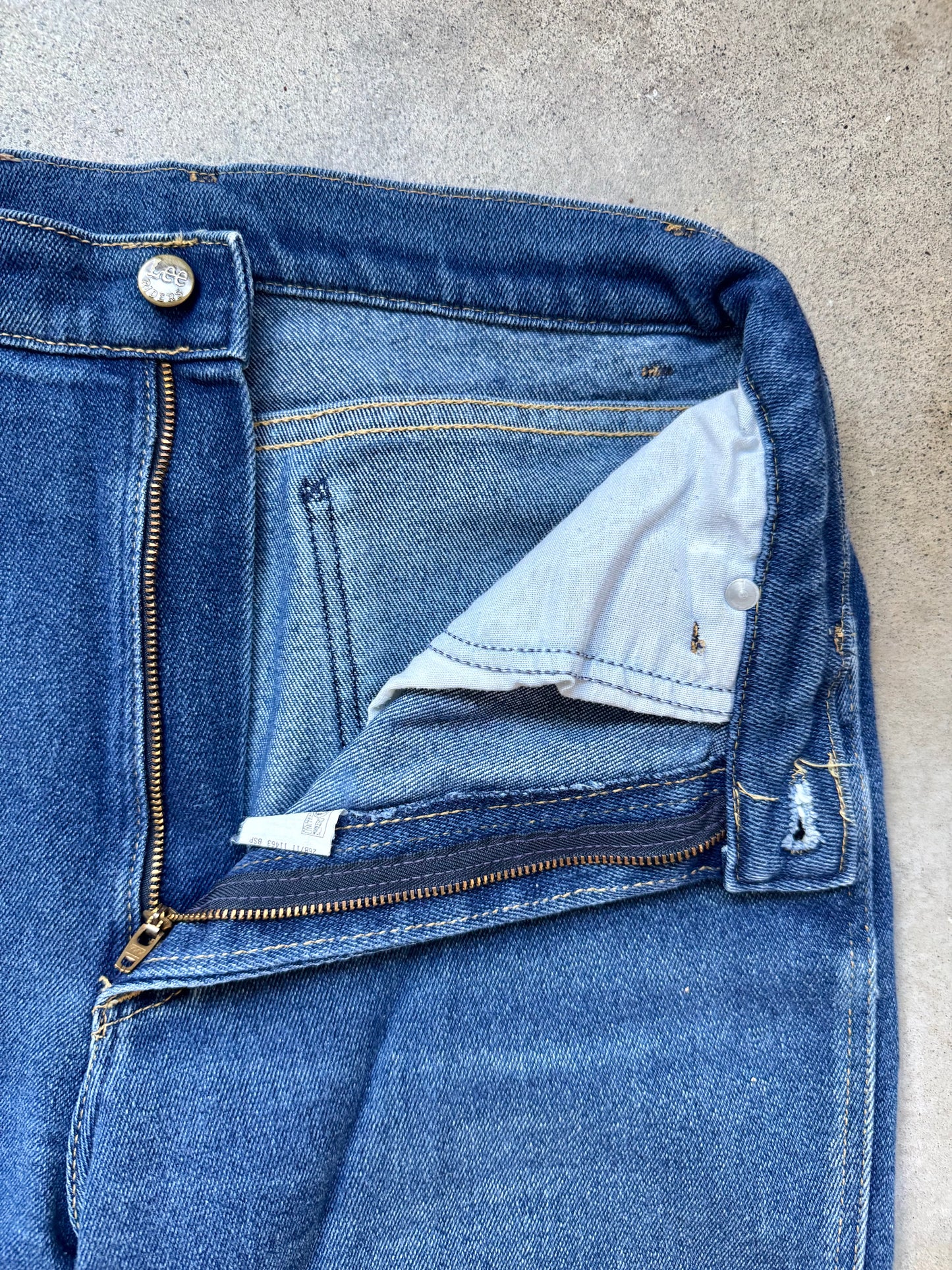 Vintage 1980s Lee Riders Dark Wash High-Waisted Jeans | Waist 28”