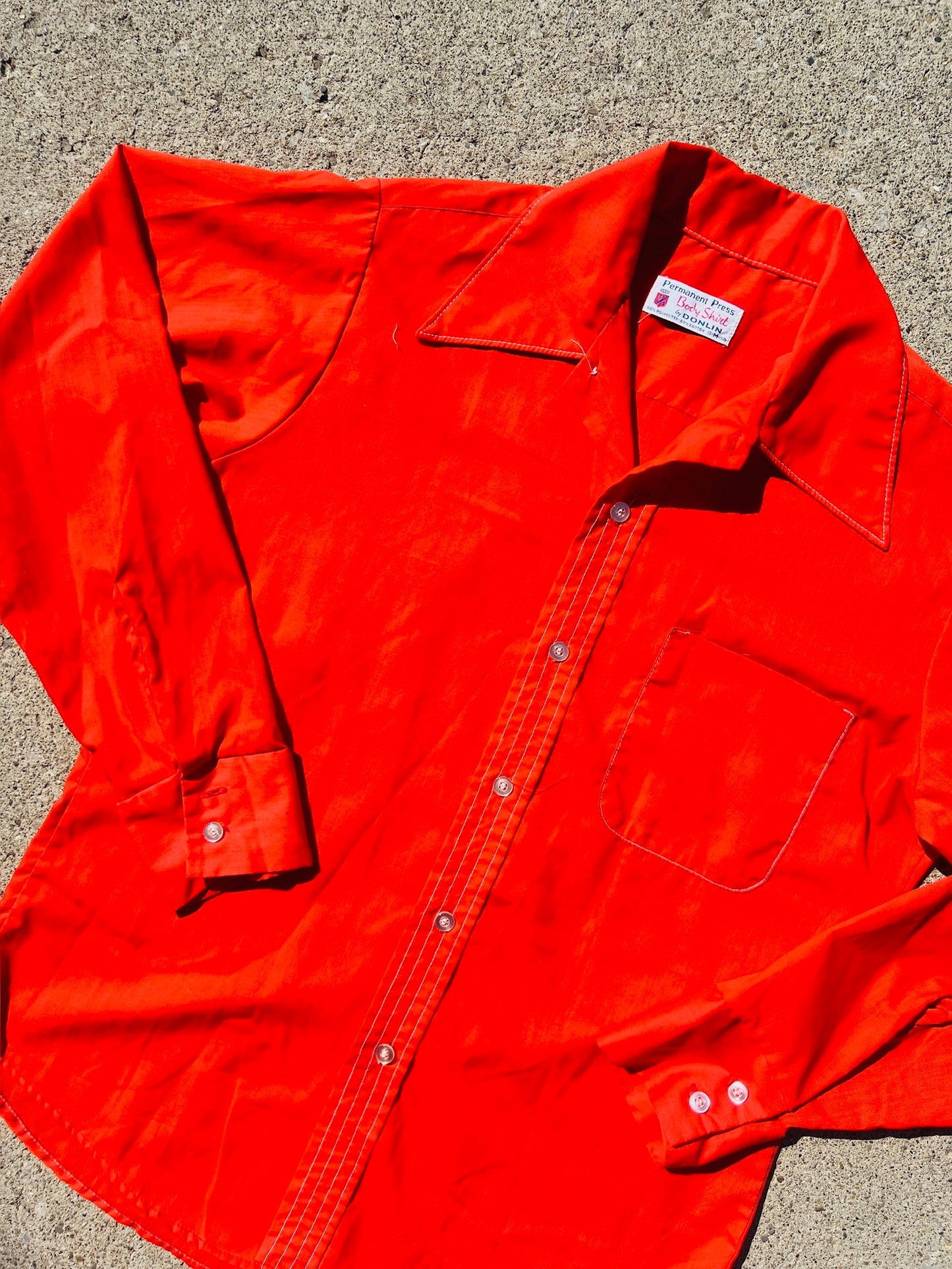 Vintage 1960s Donlin Red Dagger Collar Button Up Shirt