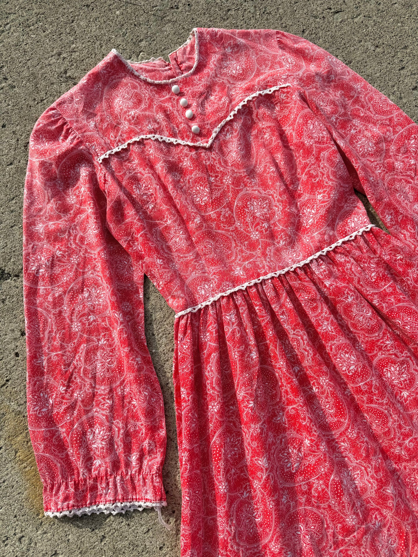 Vintage 1970s Red Paisley Long Sleeve Babydoll Dress | Small