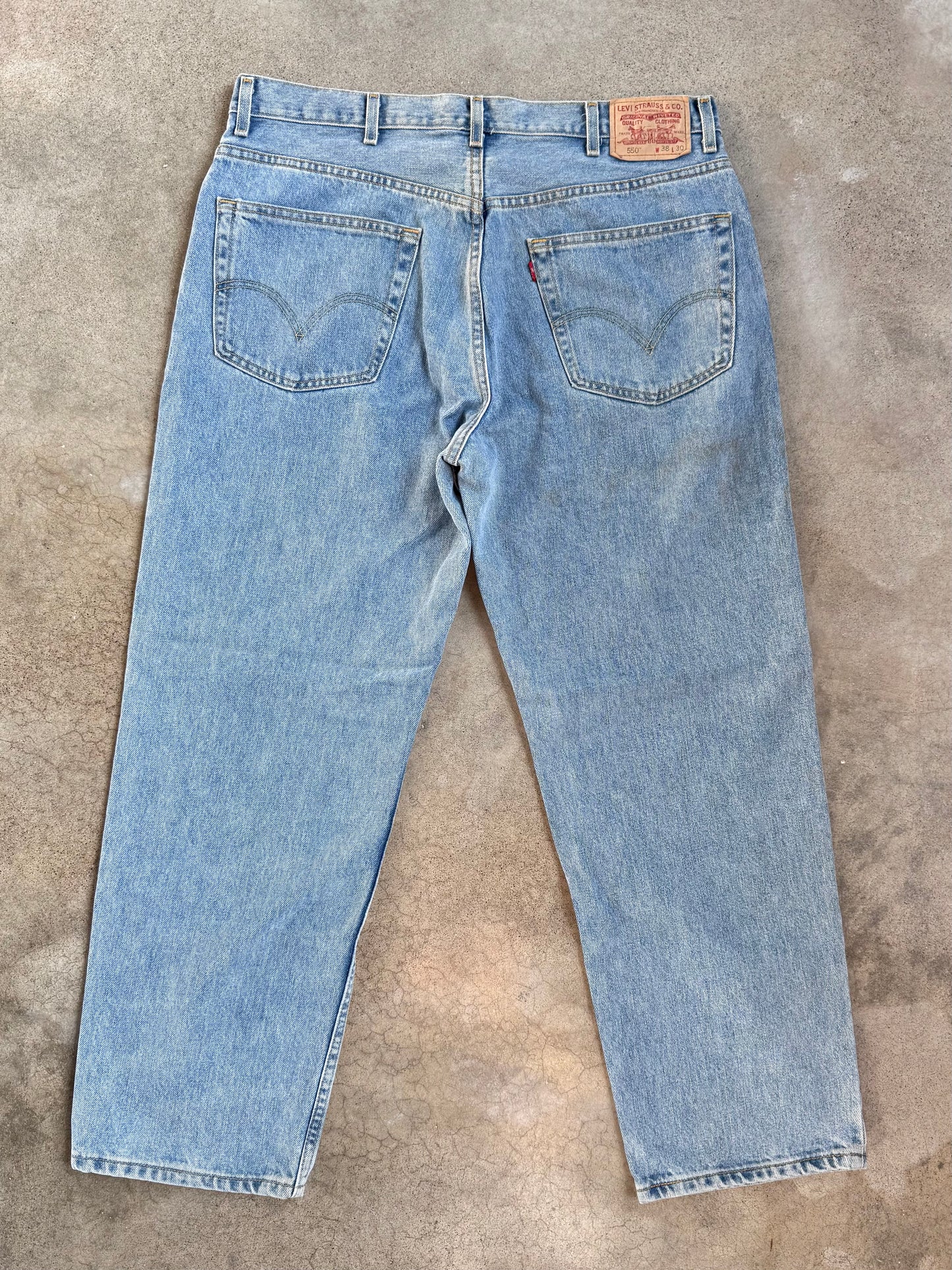 Levi’s 550 Relaxed Fit Light Wash Jeans | 38x30