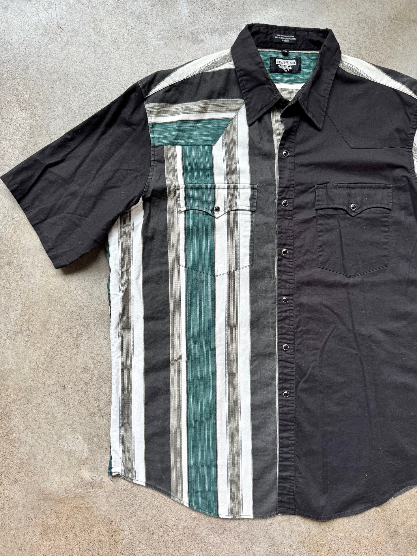 Vintage 1990s Youngbloods Black & Green Pearl Snap Short Sleeve Shirt | XL