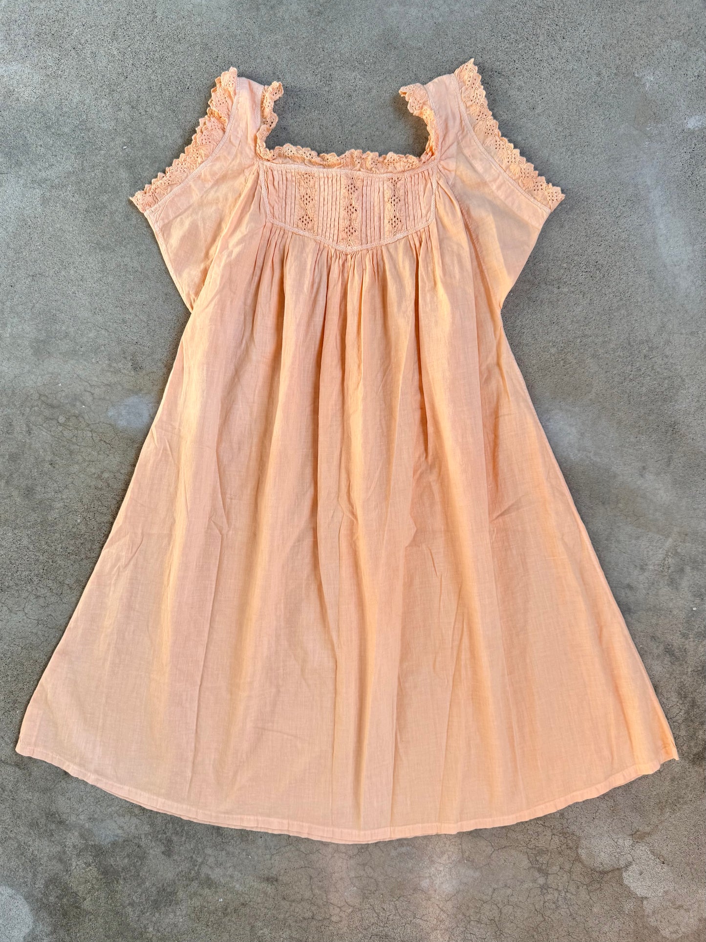 Vintage 1980s Peach Cap Sleeve Eyelet Trim Babydoll Dress | S/M
