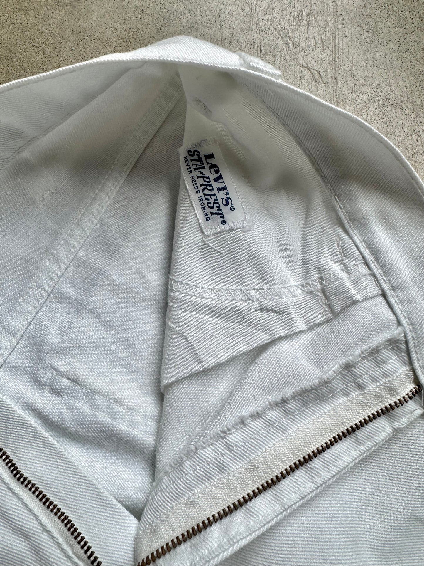 Vintage 1970s Levi’s Sta-Prest White Jeans | Waist 31”