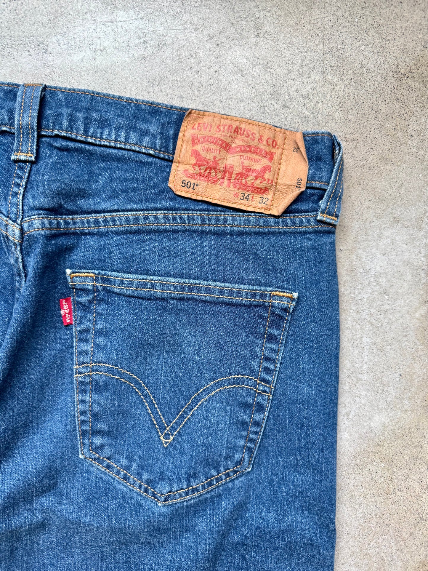 Levi's 501 Original Fit Medium Wash Jeans | 34x32