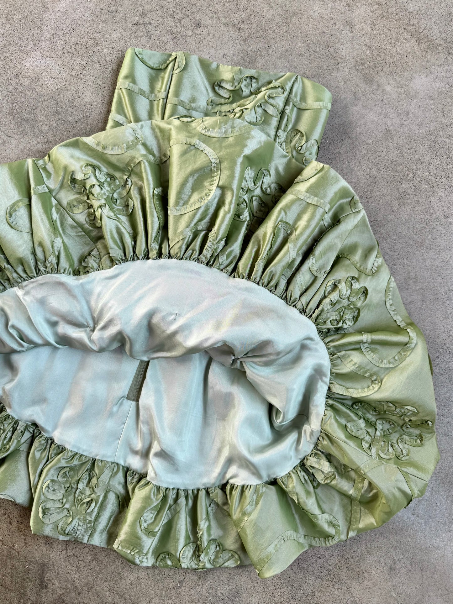 Vintage 1990s Jessica McClintock Green Floral Appliqué Strapless Bubble Hem Party Dress | XS