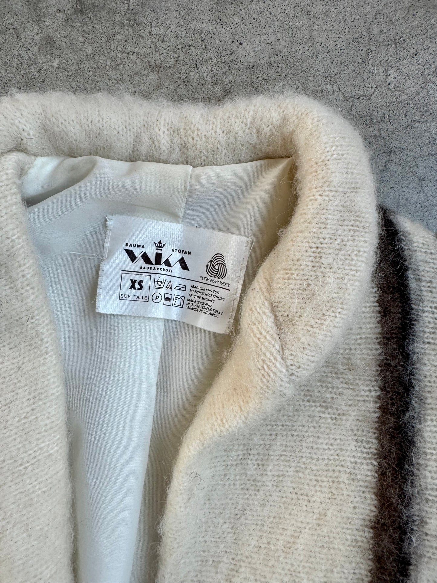 Vintage 1970s Vaka Icelandic 100% Wool Neutral Stripe Tie-Waist Sweater Jacket | XS