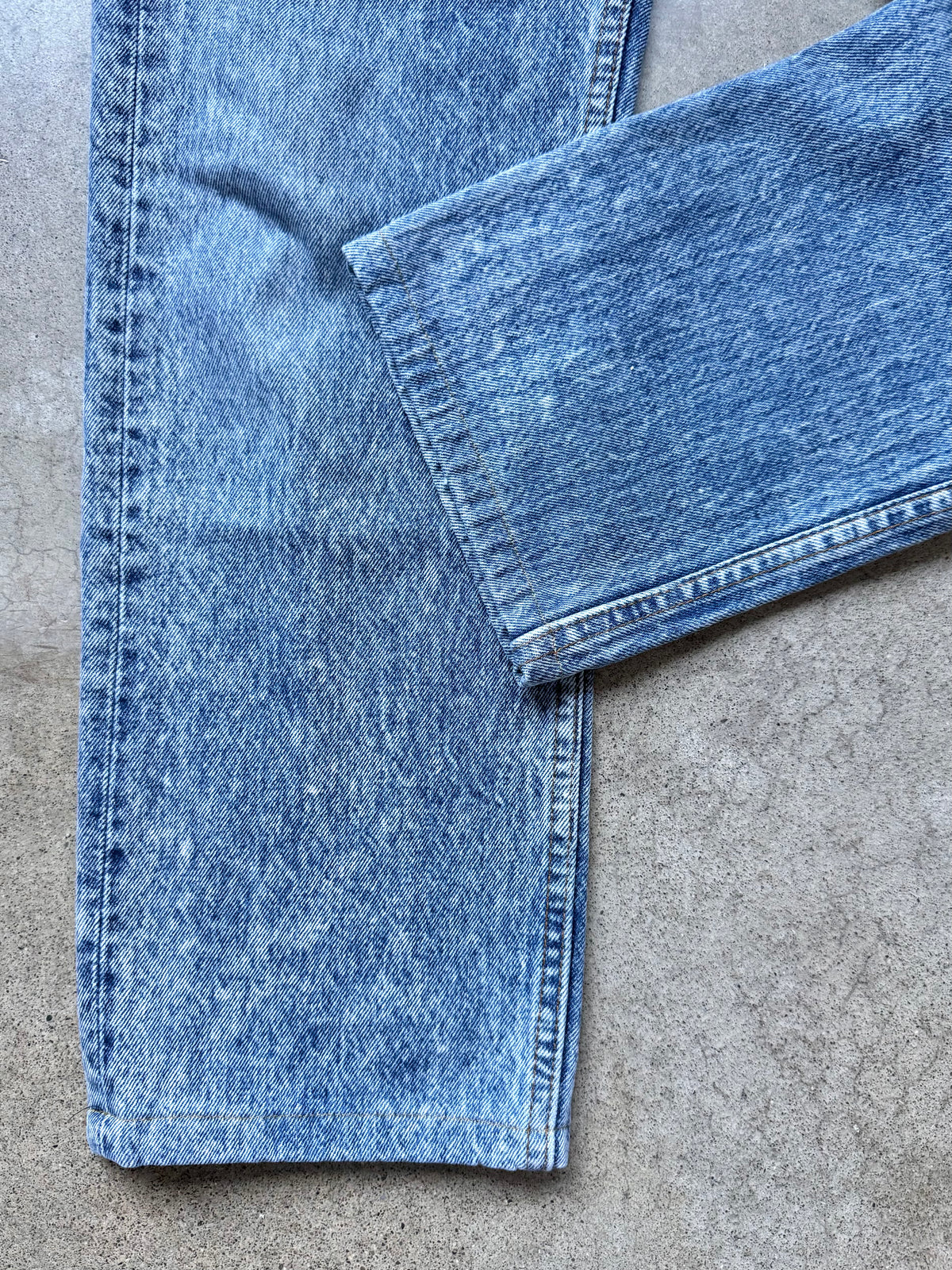 Vintage 1980s/90s Levi’s 501 Faded Medium Wash Jeans | 30x32