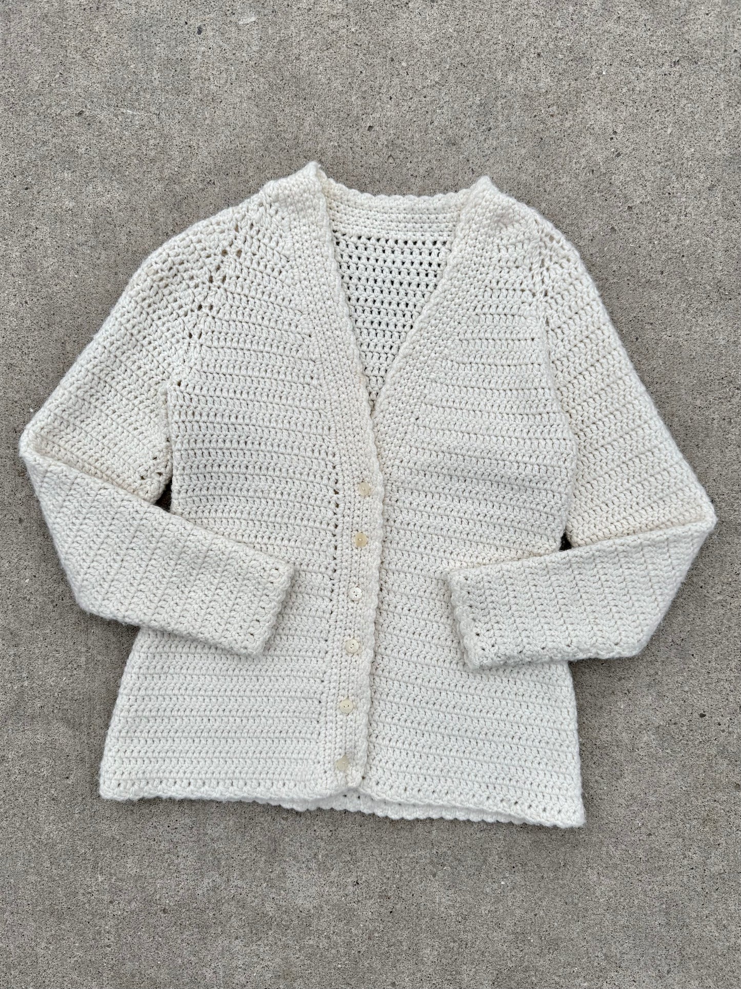 Vintage 1960s Handmade Crochet Ivory Cardigan | XS/S