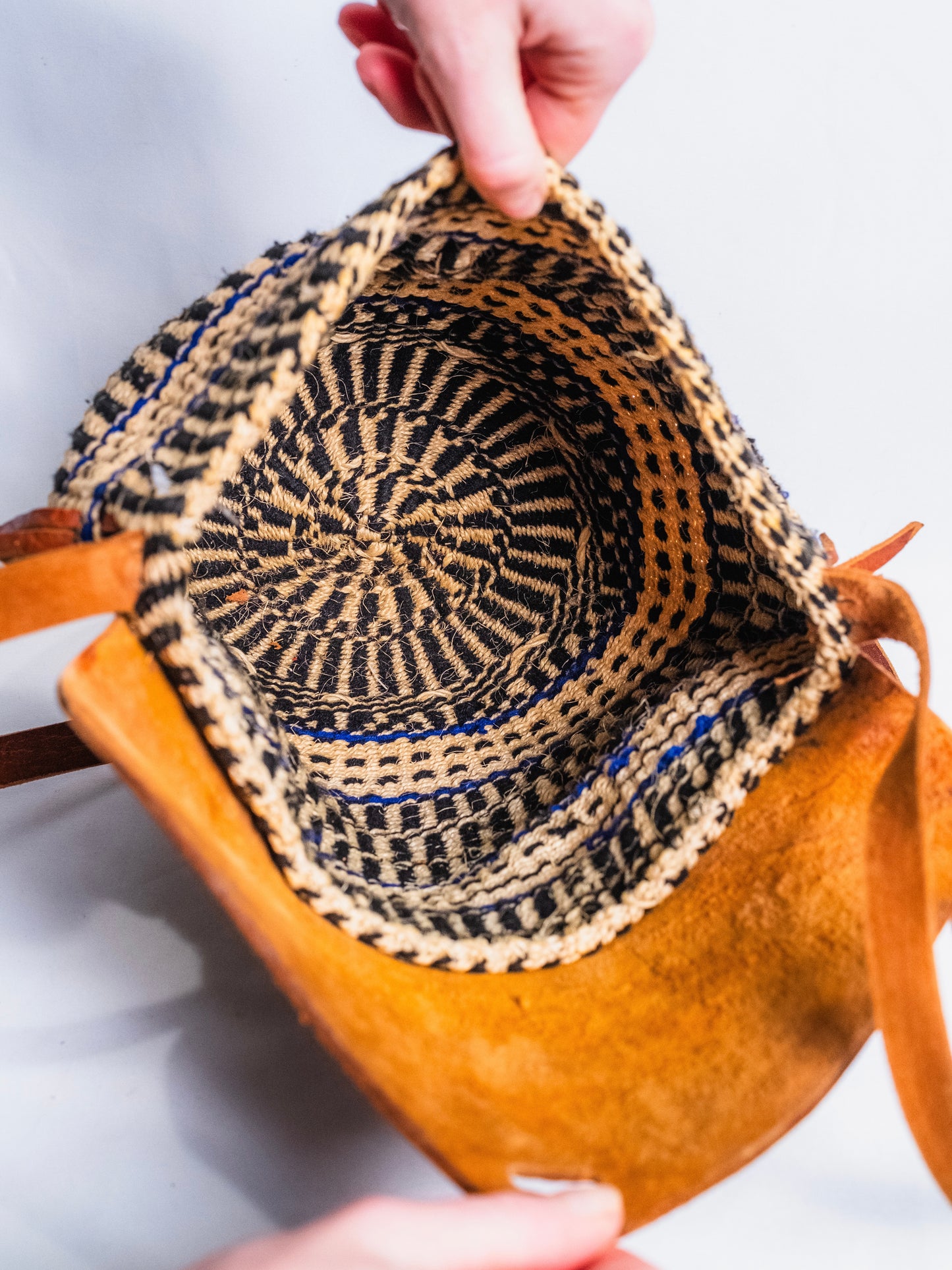 Vintage 1980s Mexican Woven Sisal & Tooled Leather Crossbody Bag