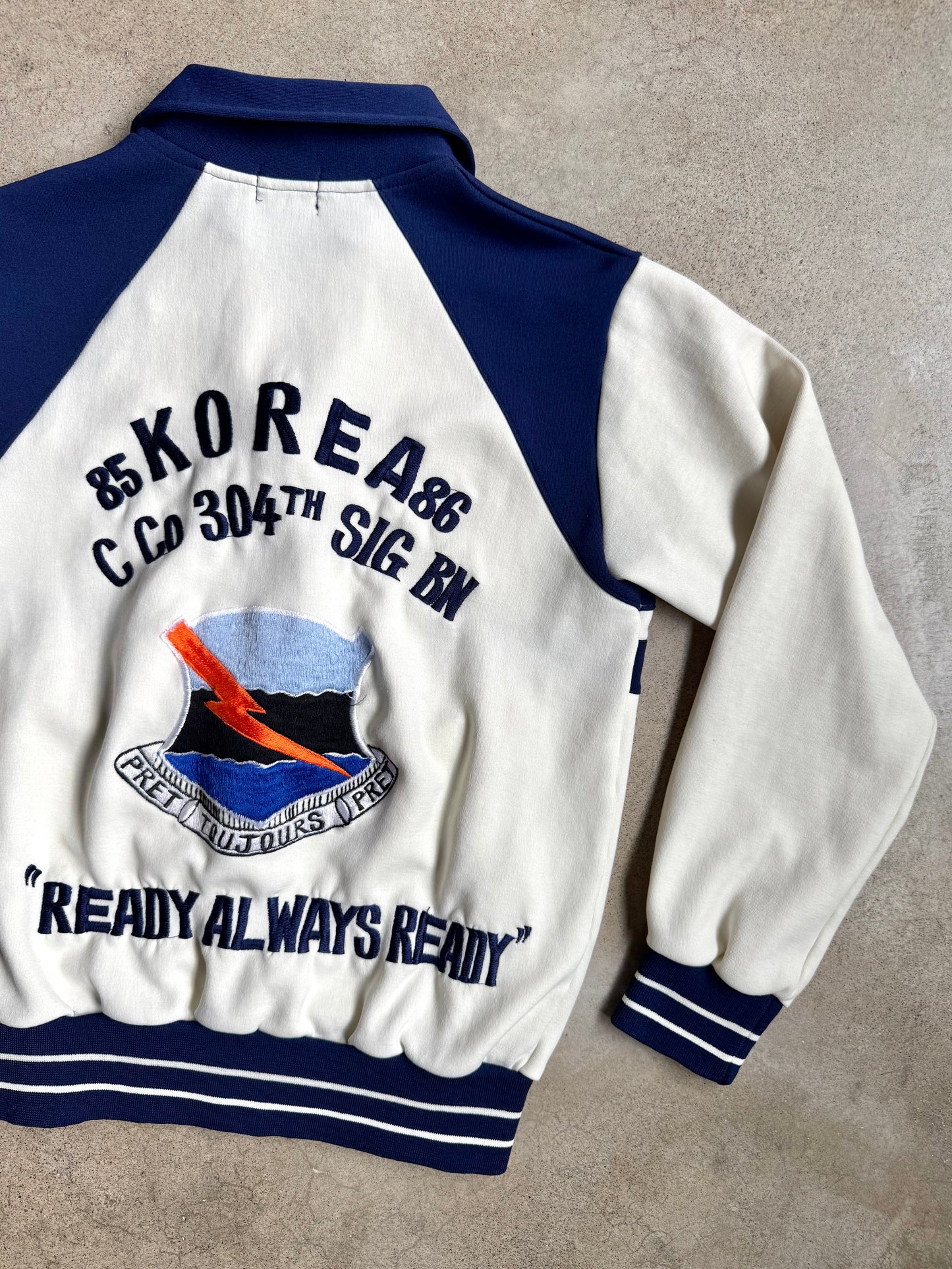Vintage 1980s Blue & White 304th Signal Battalion Military Korean War Embroidered Jacket | S/M