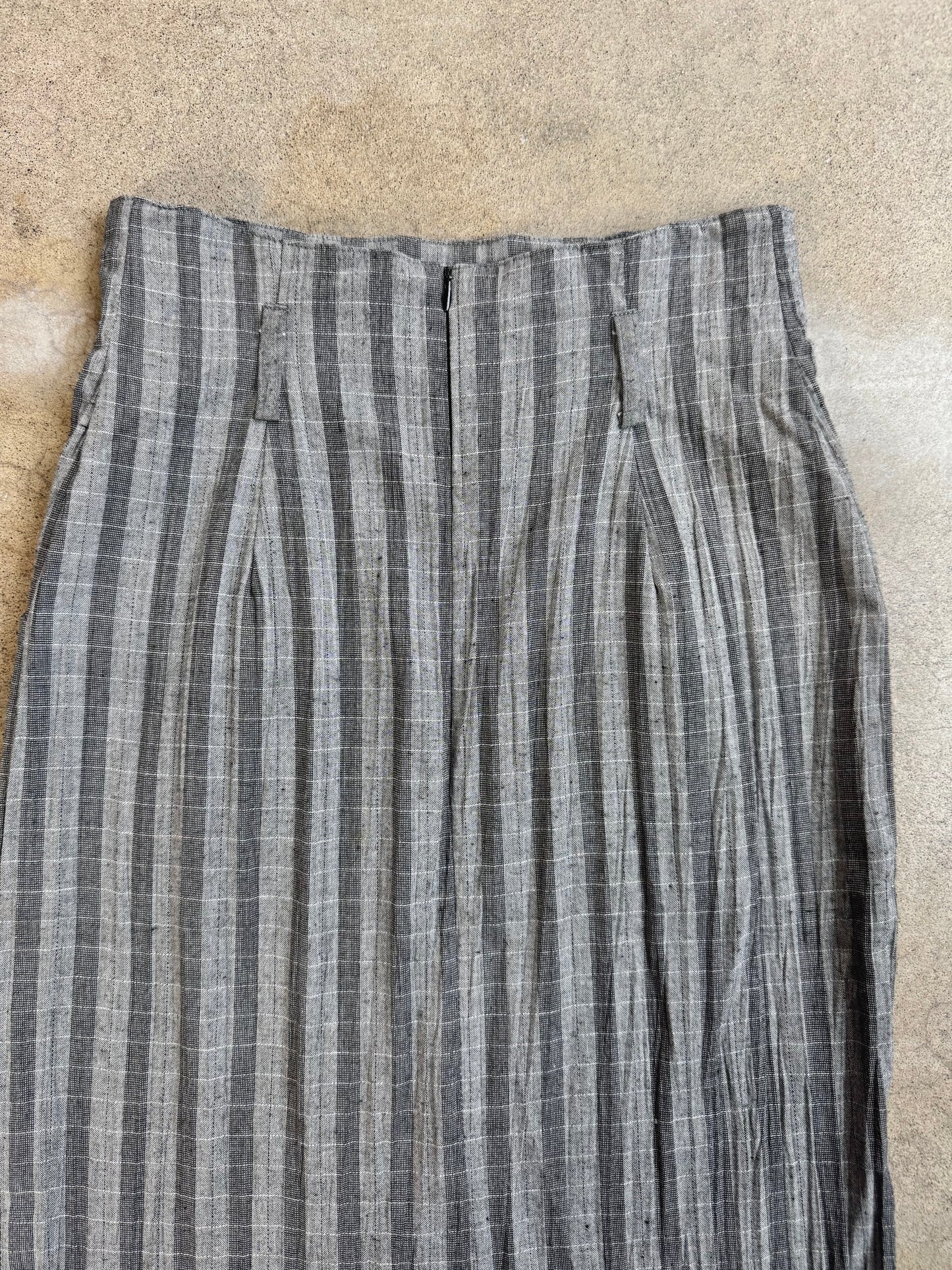 Vintage 1980s JRS Grey Plaid High-Waist Pencil Skirt | Waist 28”