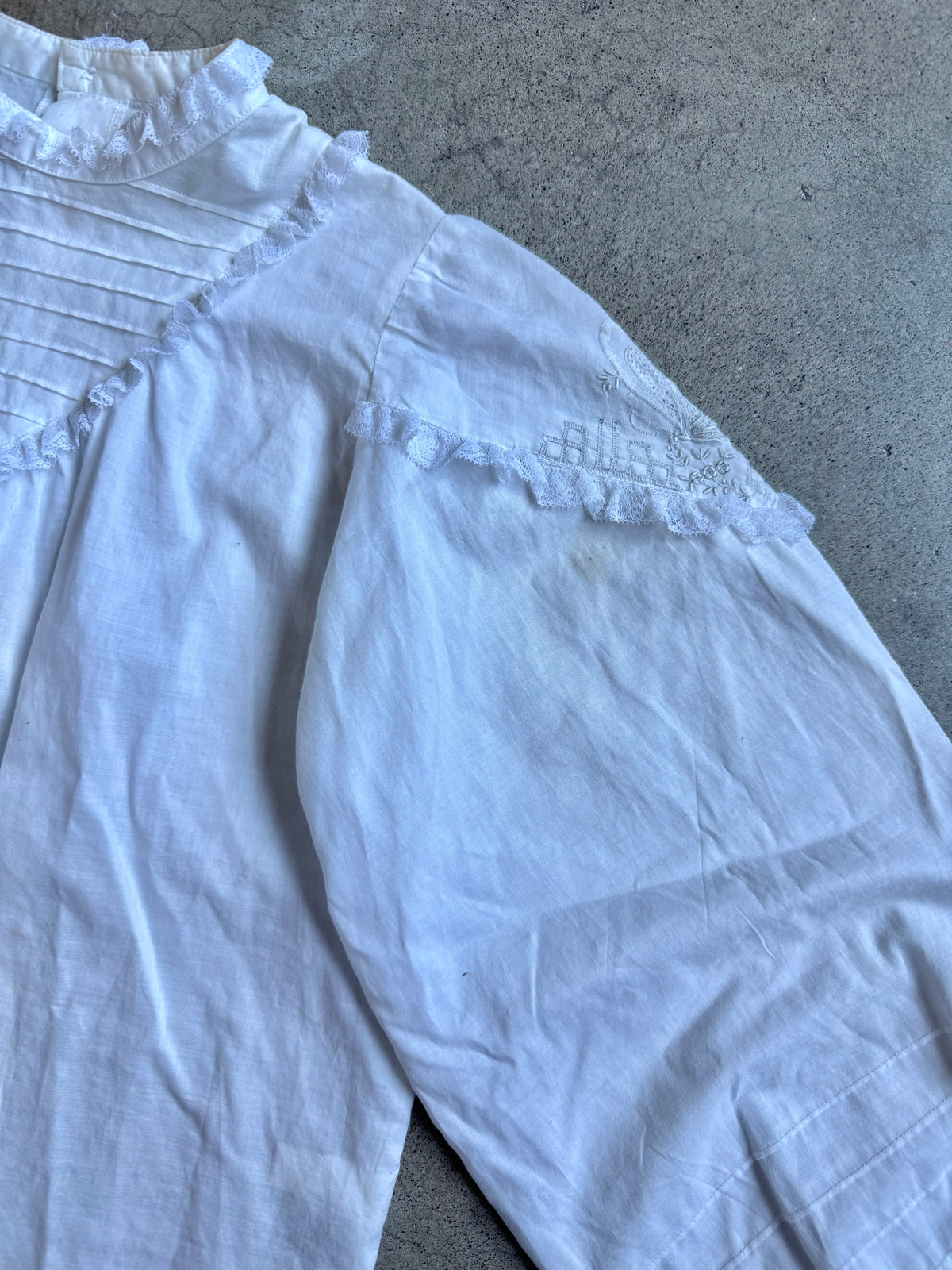 Vintage 1970s Edwardian Revival White Lace Trim High-Neck Cotton Blouse |