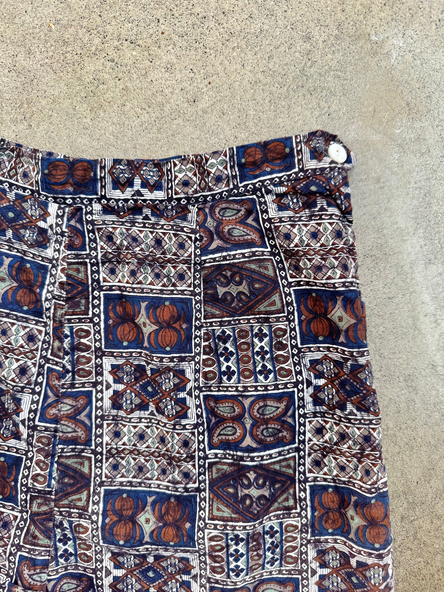 Vintage 1960s Paisley Print High-Waisted Cotton Shorts | Waist 28”