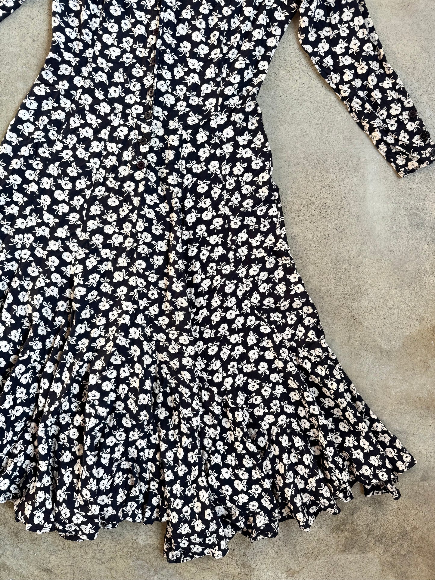 Vintage 1980s Nostalgia Floral Long Sleeve Button-Front Maxi Dress | Medium