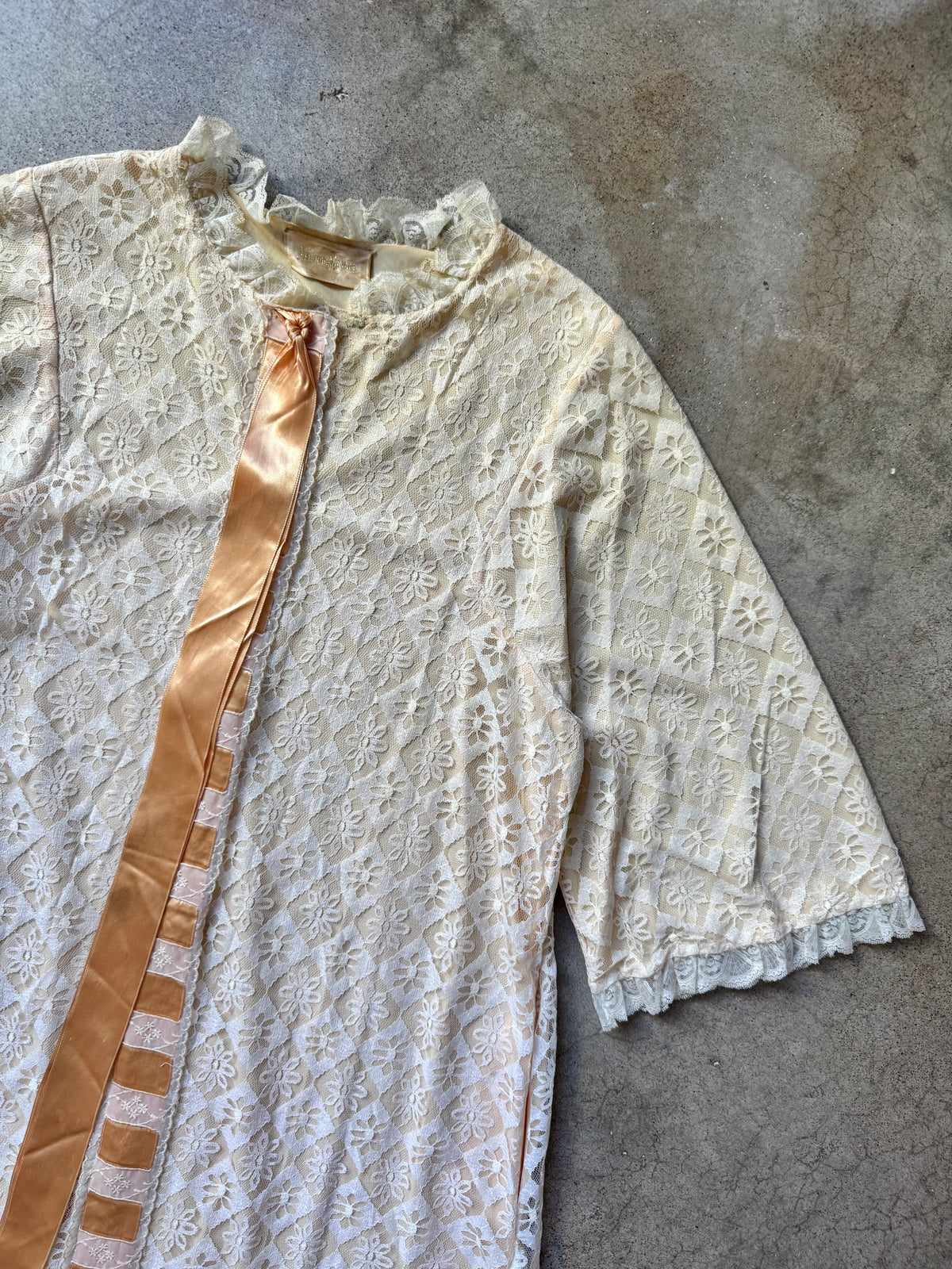 Vintage 1960s Stella Fagin for Neiman Marcus Floral Lace Full-Length House Coat | Medium