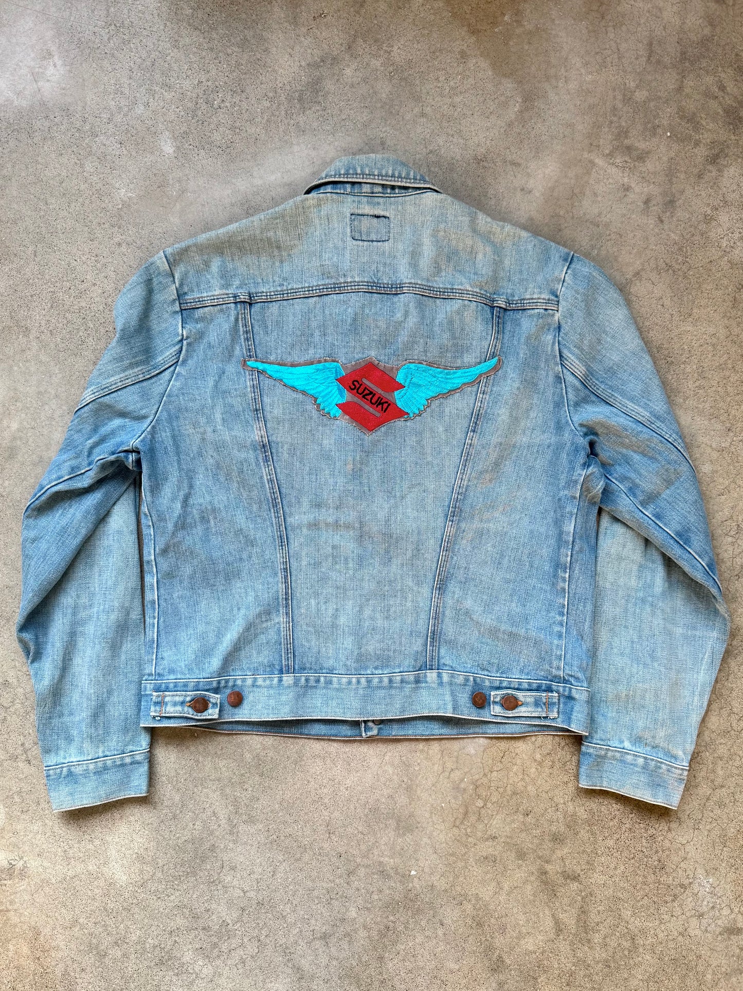 Vintage 1970s/80s Wrangler Light Wash Denim Jacket w/ Suzuki Patch | Large