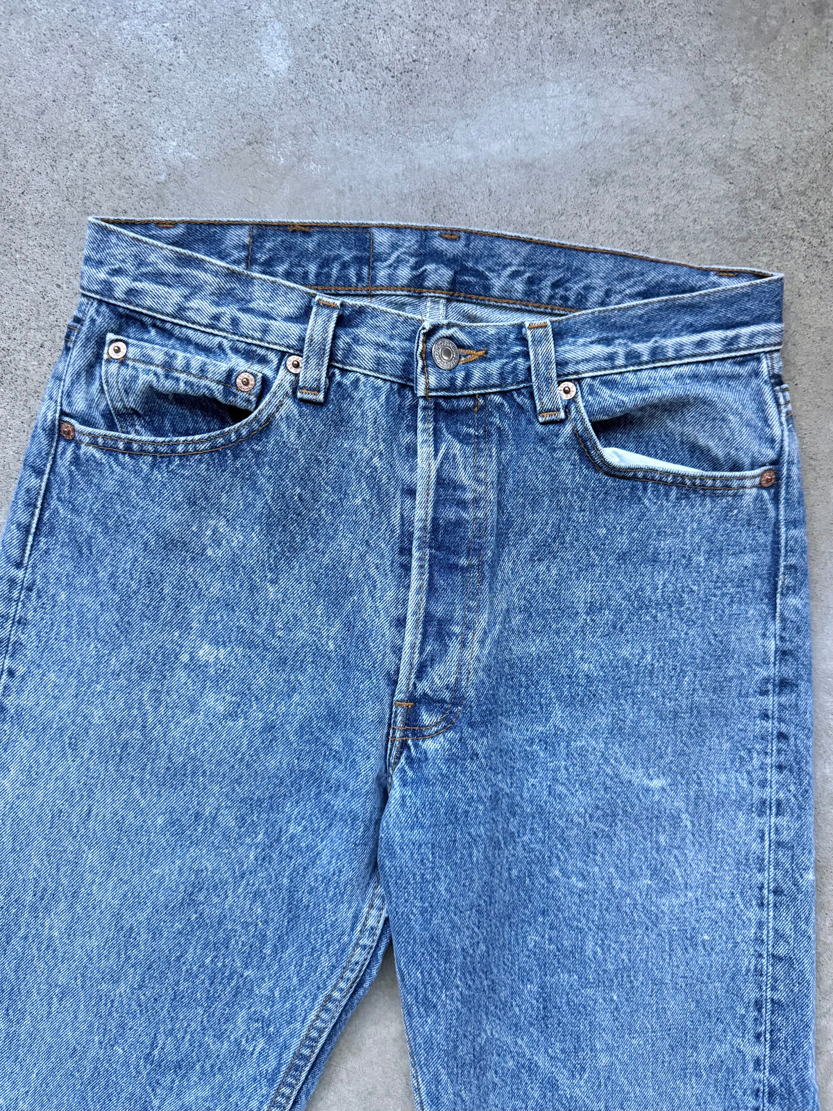 Vintage 1980s/90s Levi’s 501 Faded Medium Wash Jeans | 30x32
