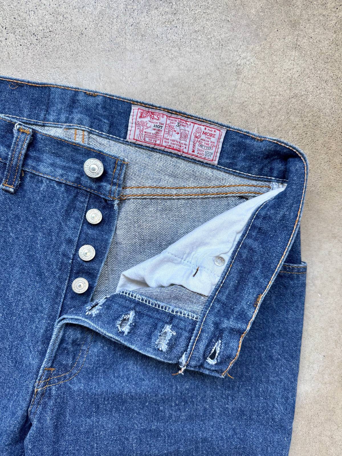 Vintage 1980s Levi’s 501 “Wash ‘Em Hot” Tag Dark Wash Straight Leg Jeans | 30x30
