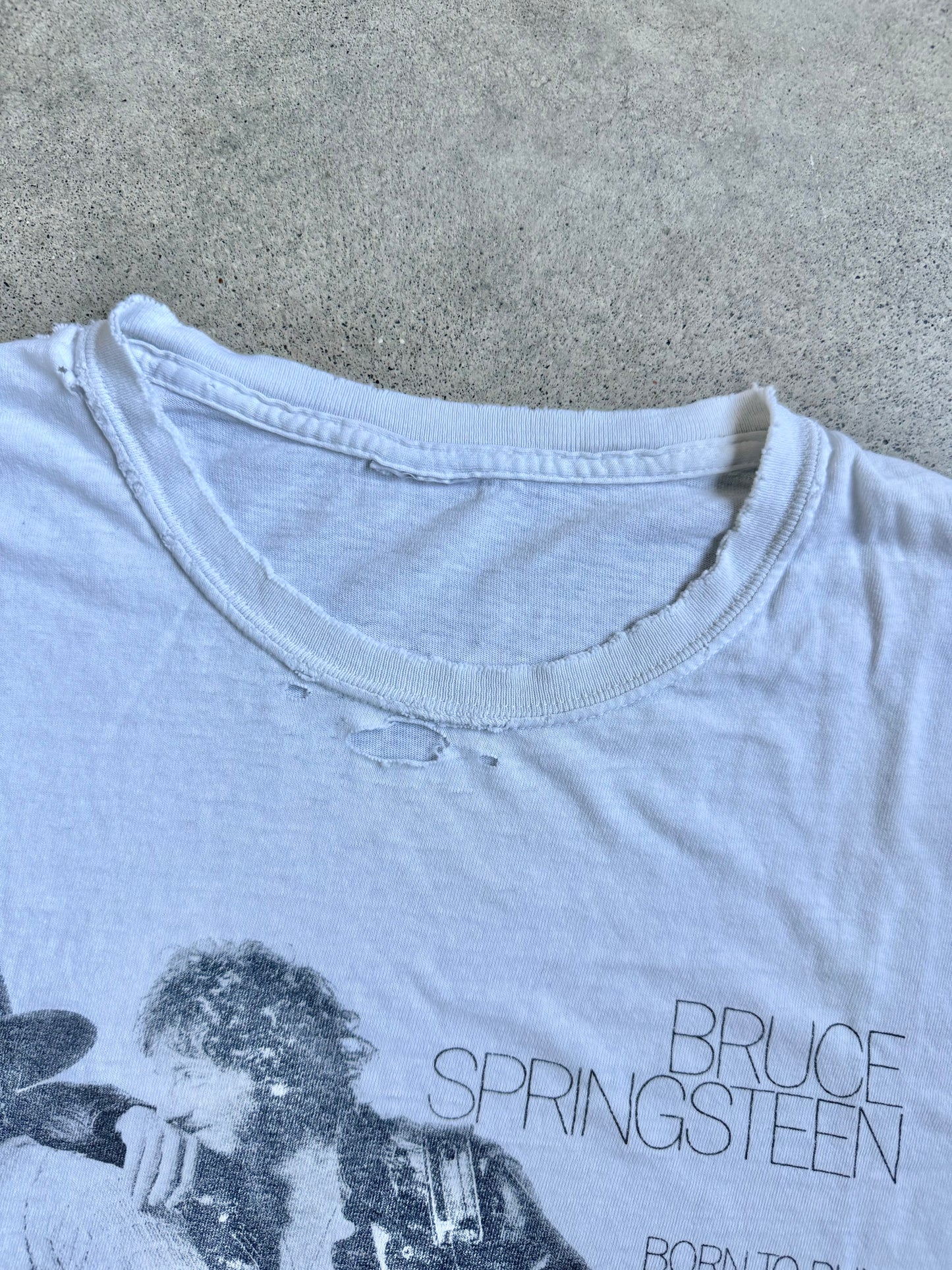 Vintage 1990s Distressed Bruce Springsteen Born To Run 8/25/75 Tee | XL