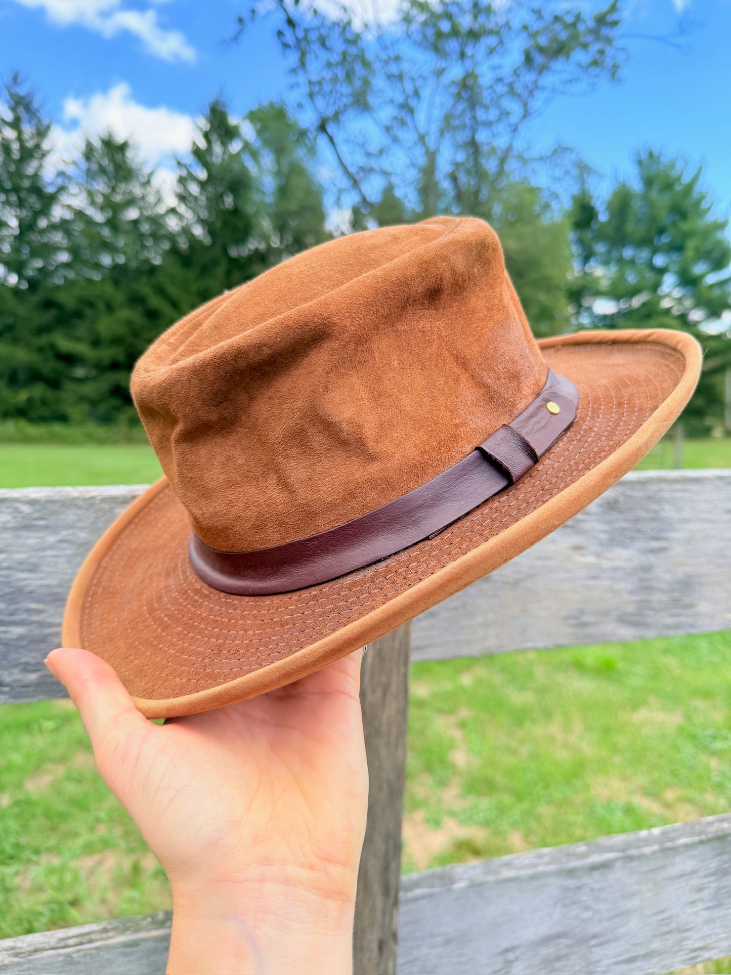 Vintage 1970s Brown Suede Leather Hat