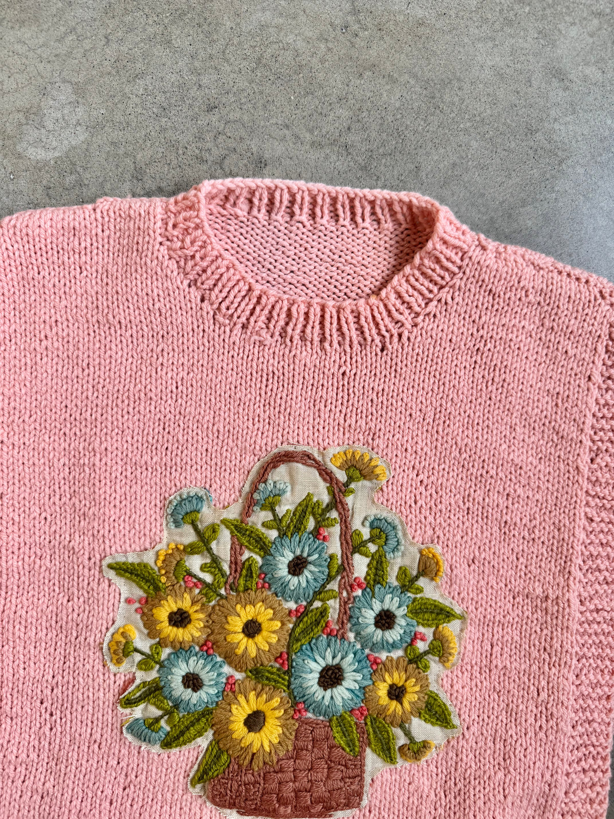 Vintage Handmade Crewel-Embroidered Flower Basket Pink Sweater Vest | S/M