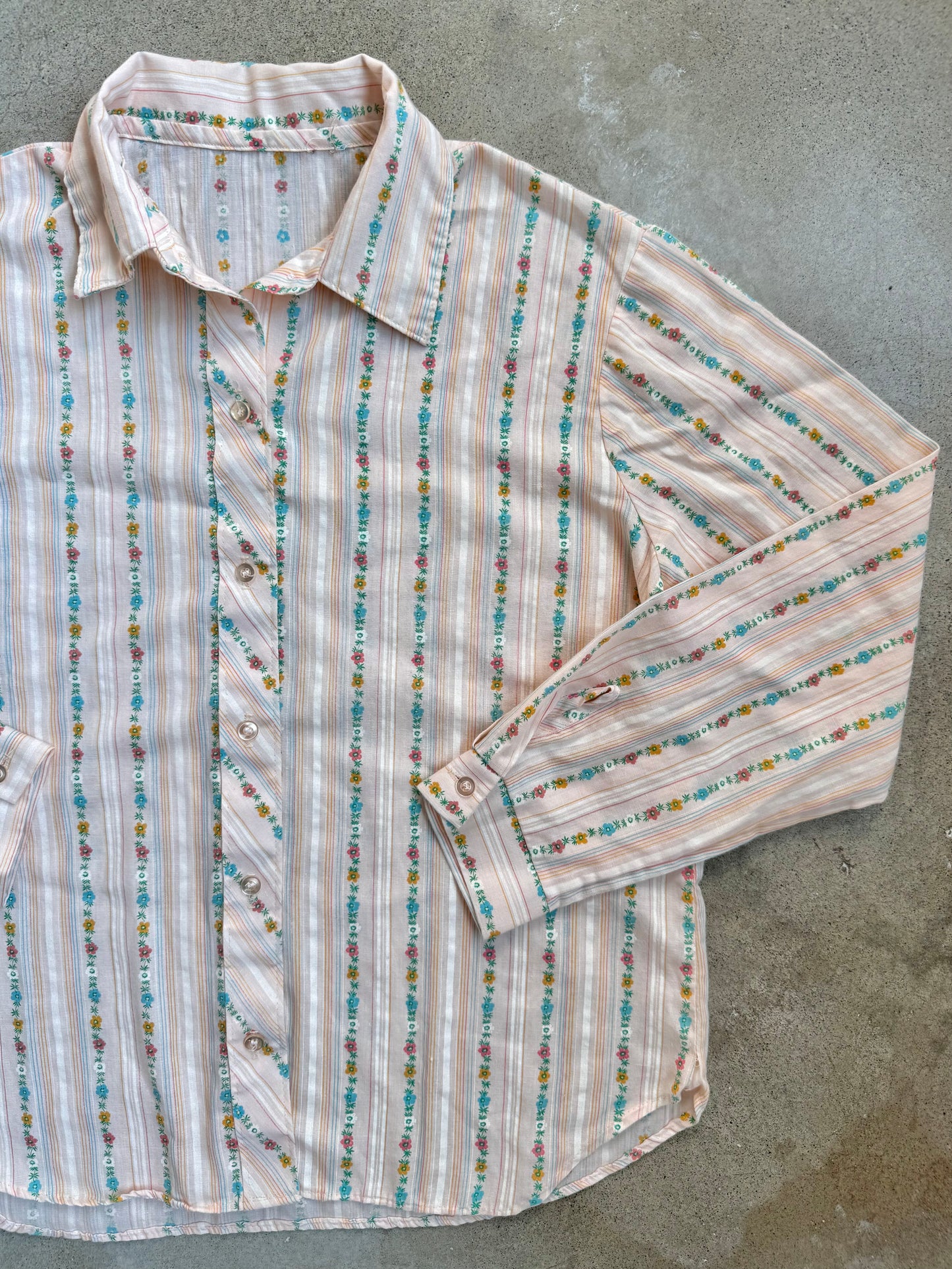 Vintage 1970s Peach Floral Stripe Button-Up Shirt | Small