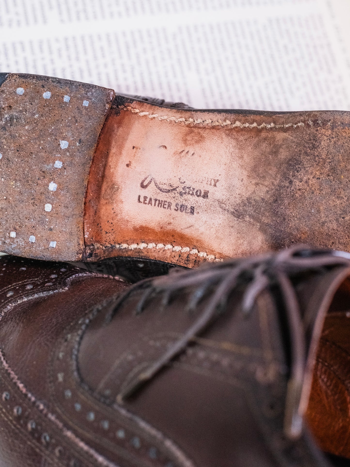 Vintage 1960s Johnston & Murphy Brown Leather Wingtip Oxford Shoes | Men’s 9